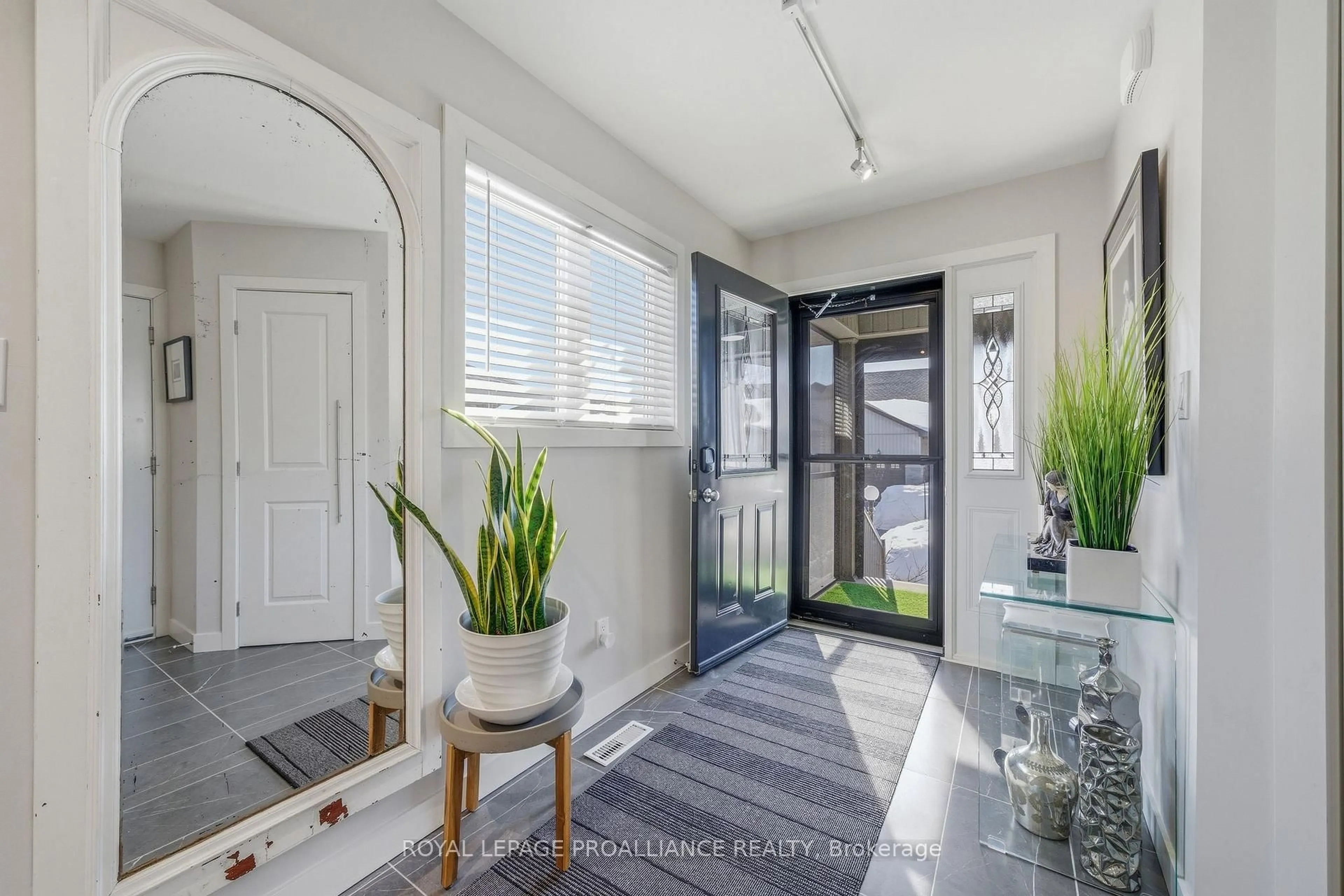 Indoor entryway for 63 Conger Dr, Prince Edward County Ontario K0K 3L0