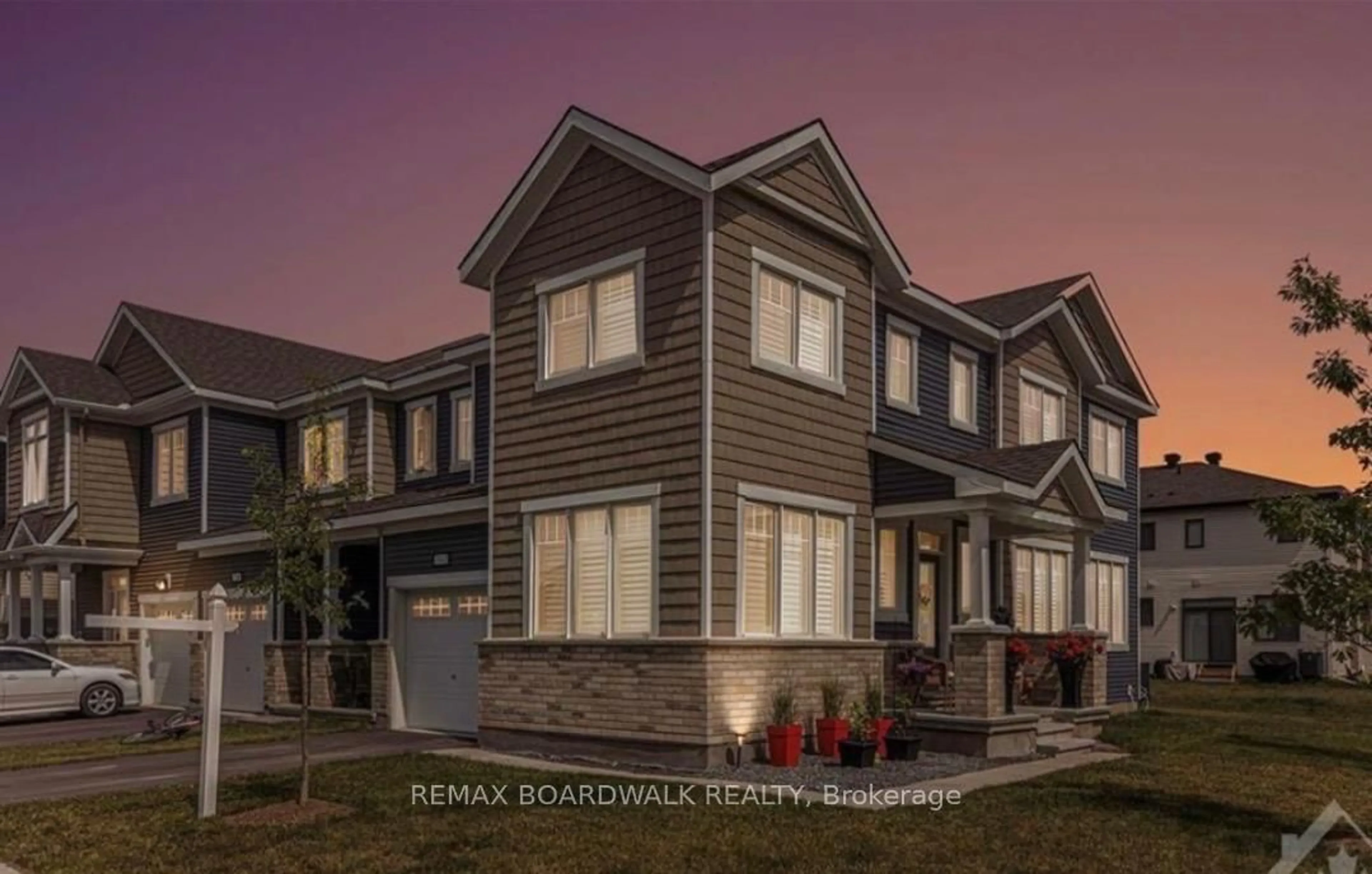 Home with vinyl exterior material, street for 741 DERREEN Ave, Ottawa Ontario K2S 2Y9