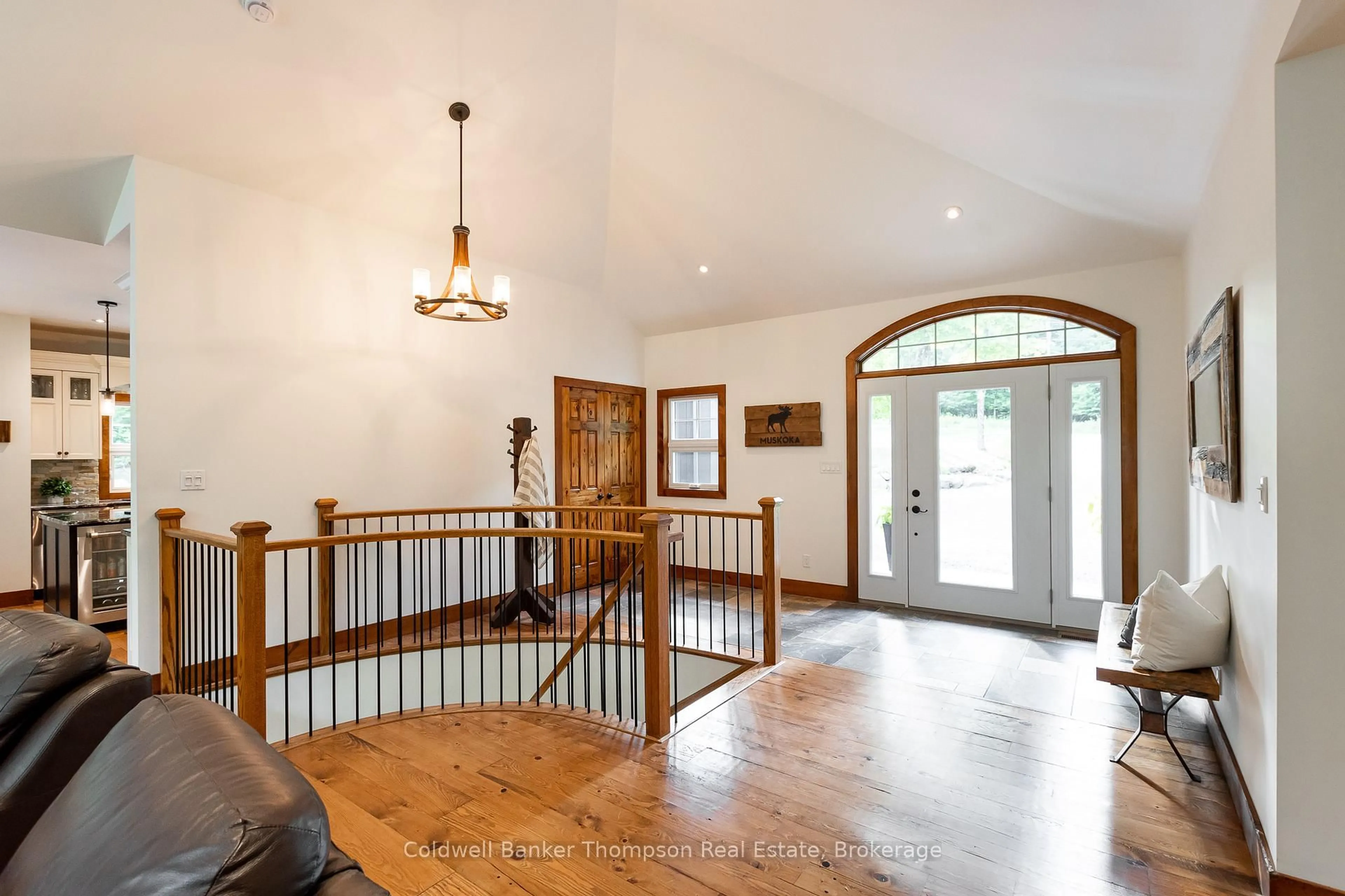 Indoor foyer for 15 Forest Hill Lane, Huntsville Ontario P1H 2N5