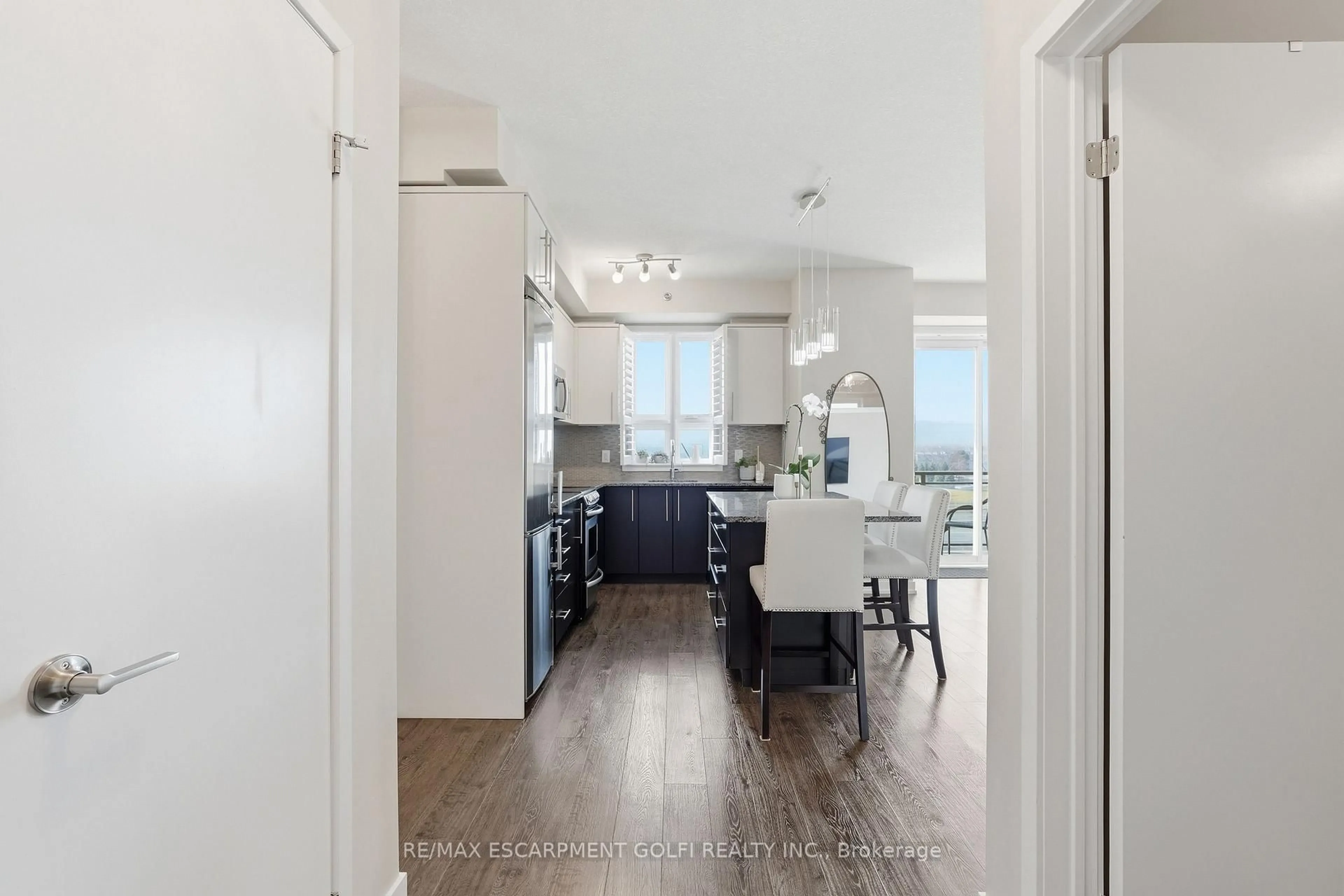Open concept kitchen, unknown for 520 North Service Rd #411, Grimsby Ontario L3M 0C9