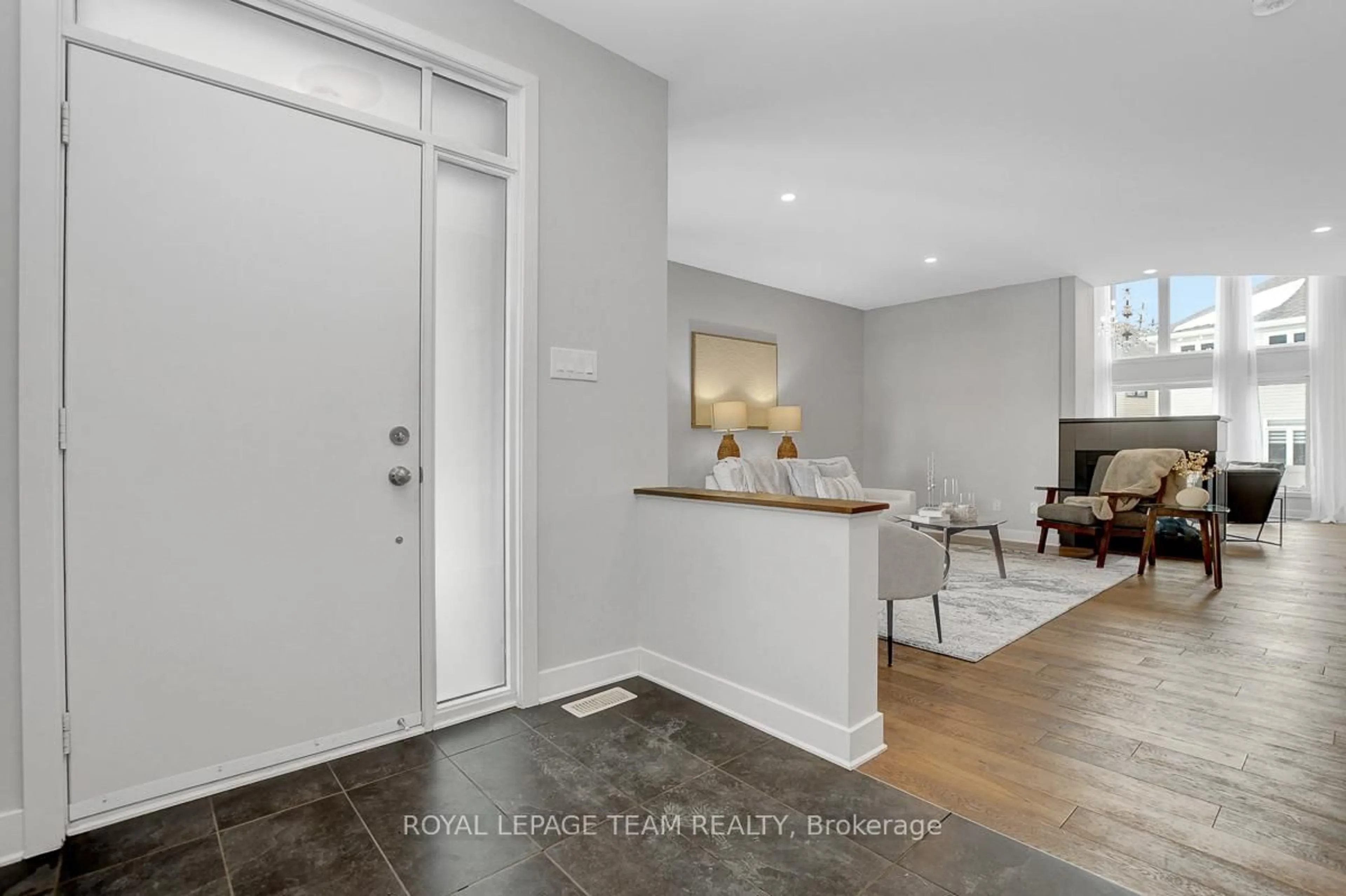 Indoor entryway for 749 Brian Good Ave, Ottawa Ontario K4M 0E3