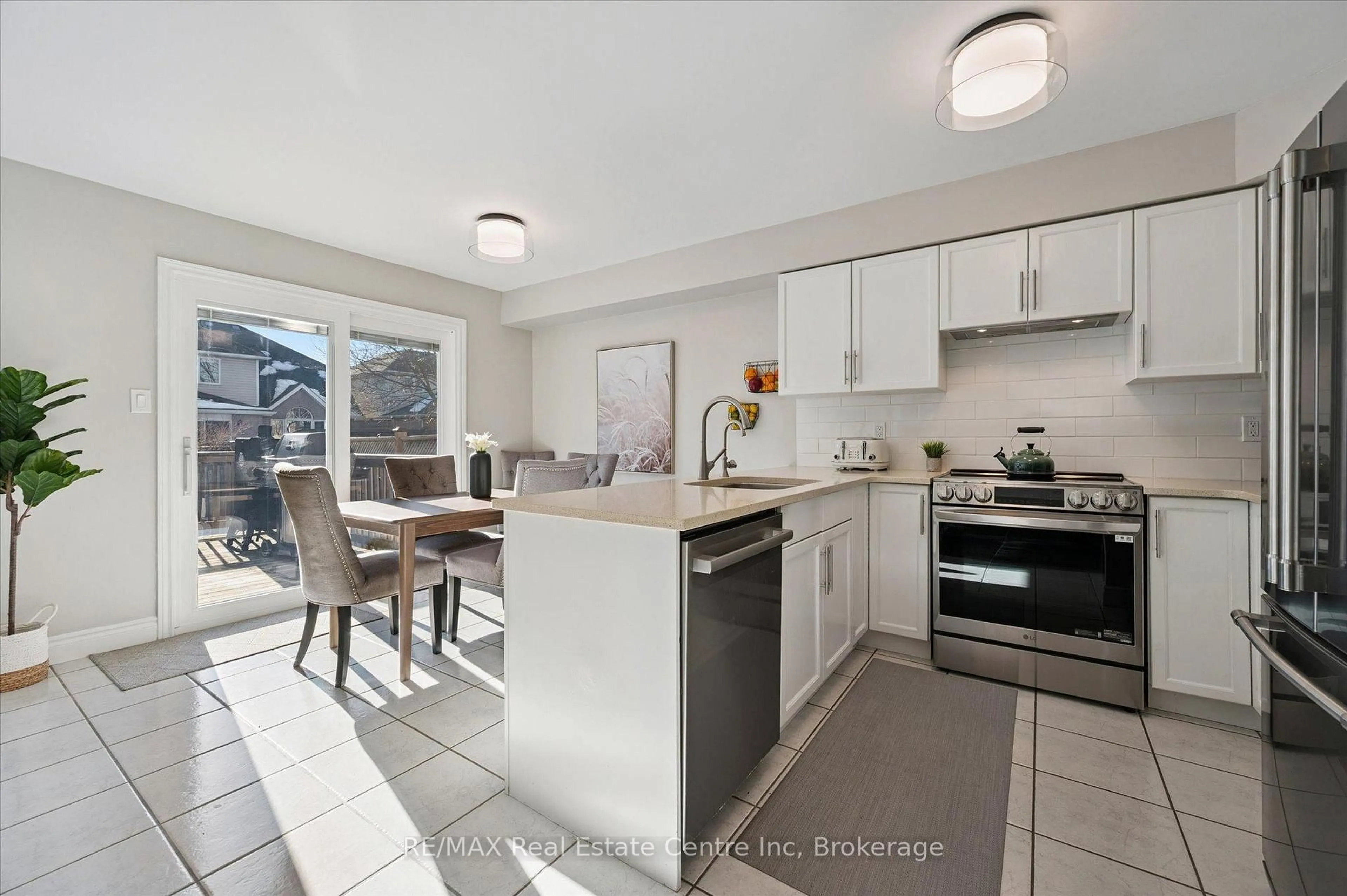 Open concept kitchen, ceramic/tile floor for 61 Gaw Cres, Guelph Ontario N1L 1H9