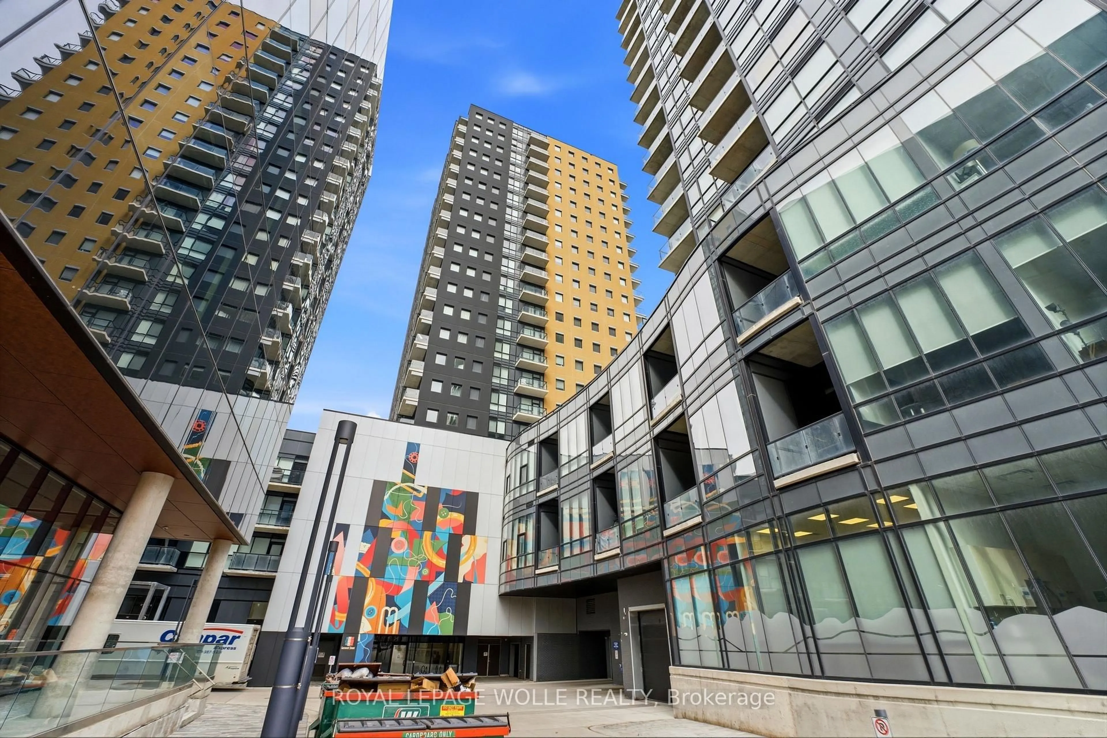 Patio, unknown for 104 Garment St #16, Waterloo Ontario N2G 0C8