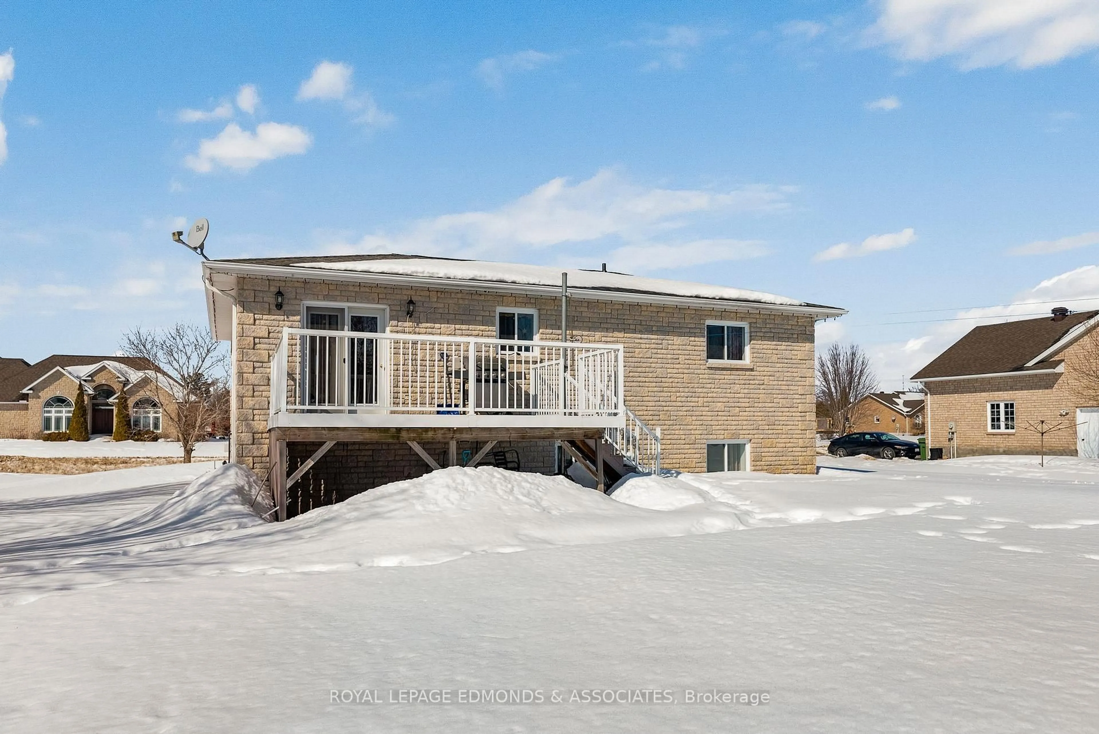 Unknown for 89 Rivercrest Dr, Pembroke Ontario K8A 6W4