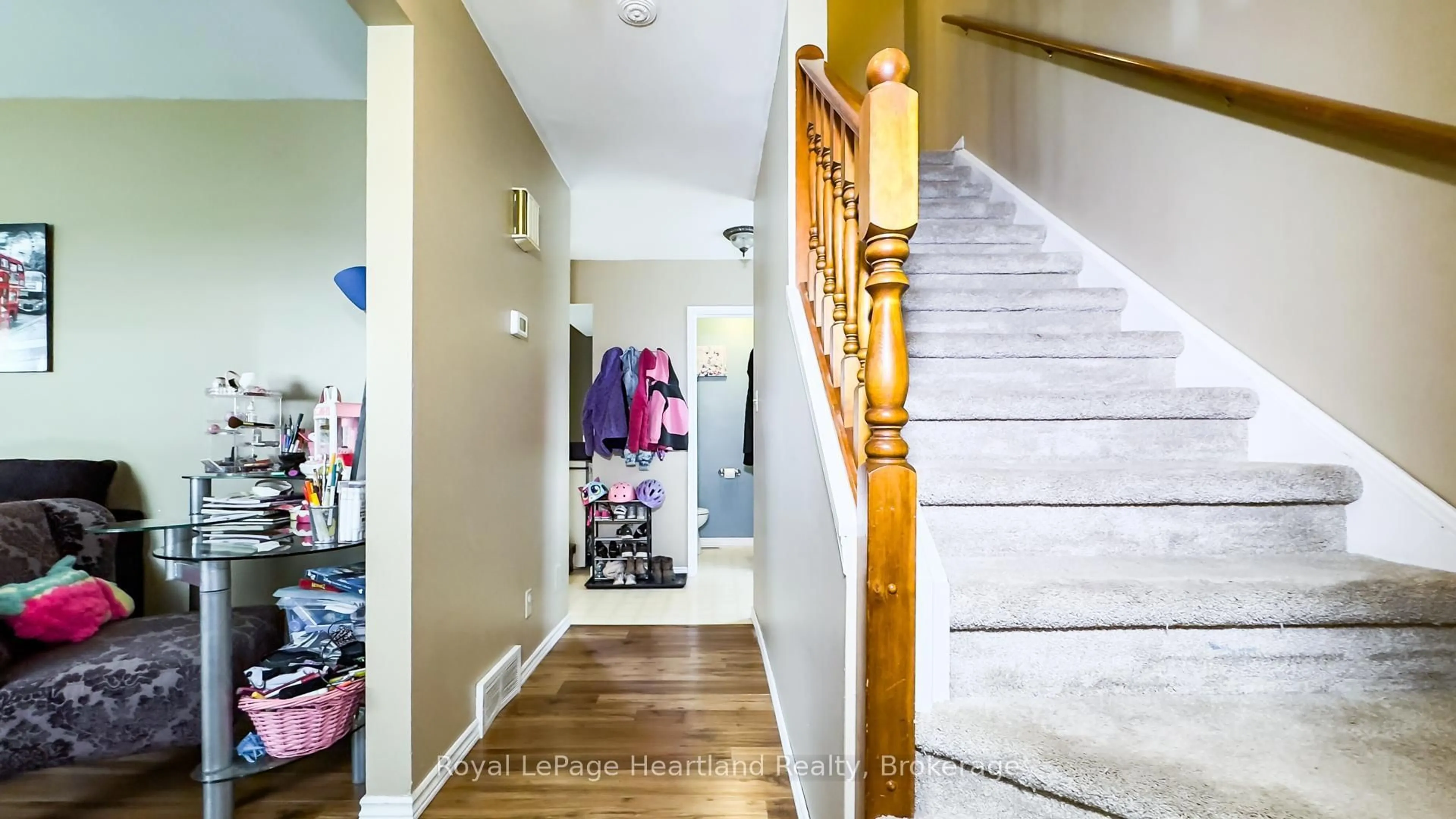 Indoor entryway for 49 Wellington St, South Huron Ontario N0M 1S2