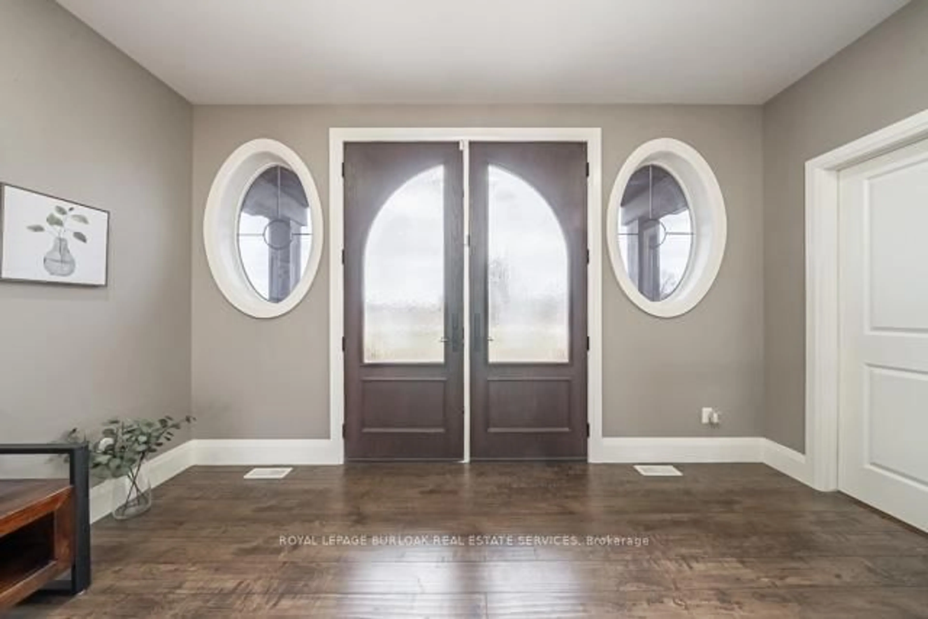 Indoor entryway for 234 Burford-Delhi Townline Rd, Brant Ontario N0E 1R0