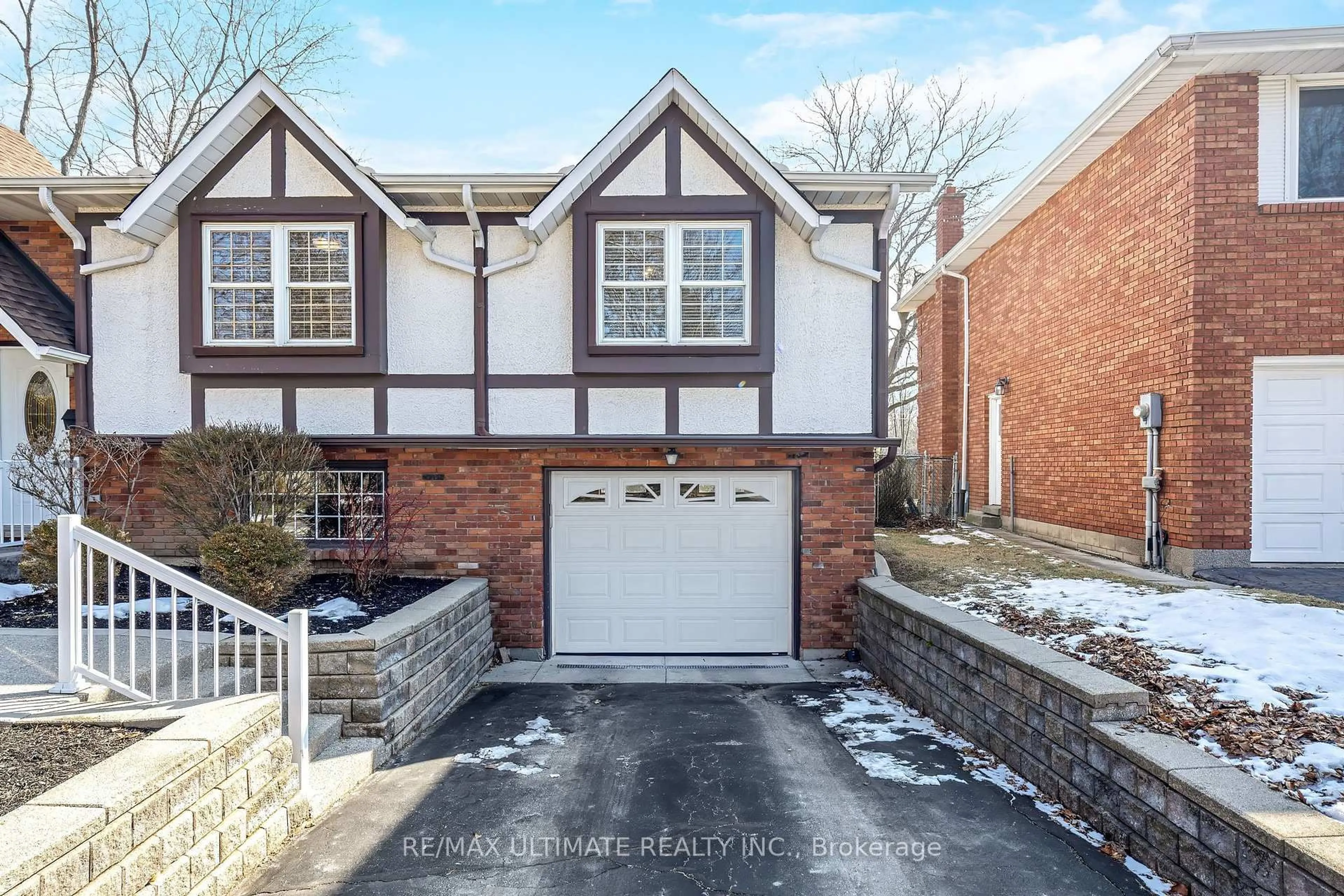 Home with brick exterior material, street for 54 Debora Dr, Grimsby Ontario L3M 4J3