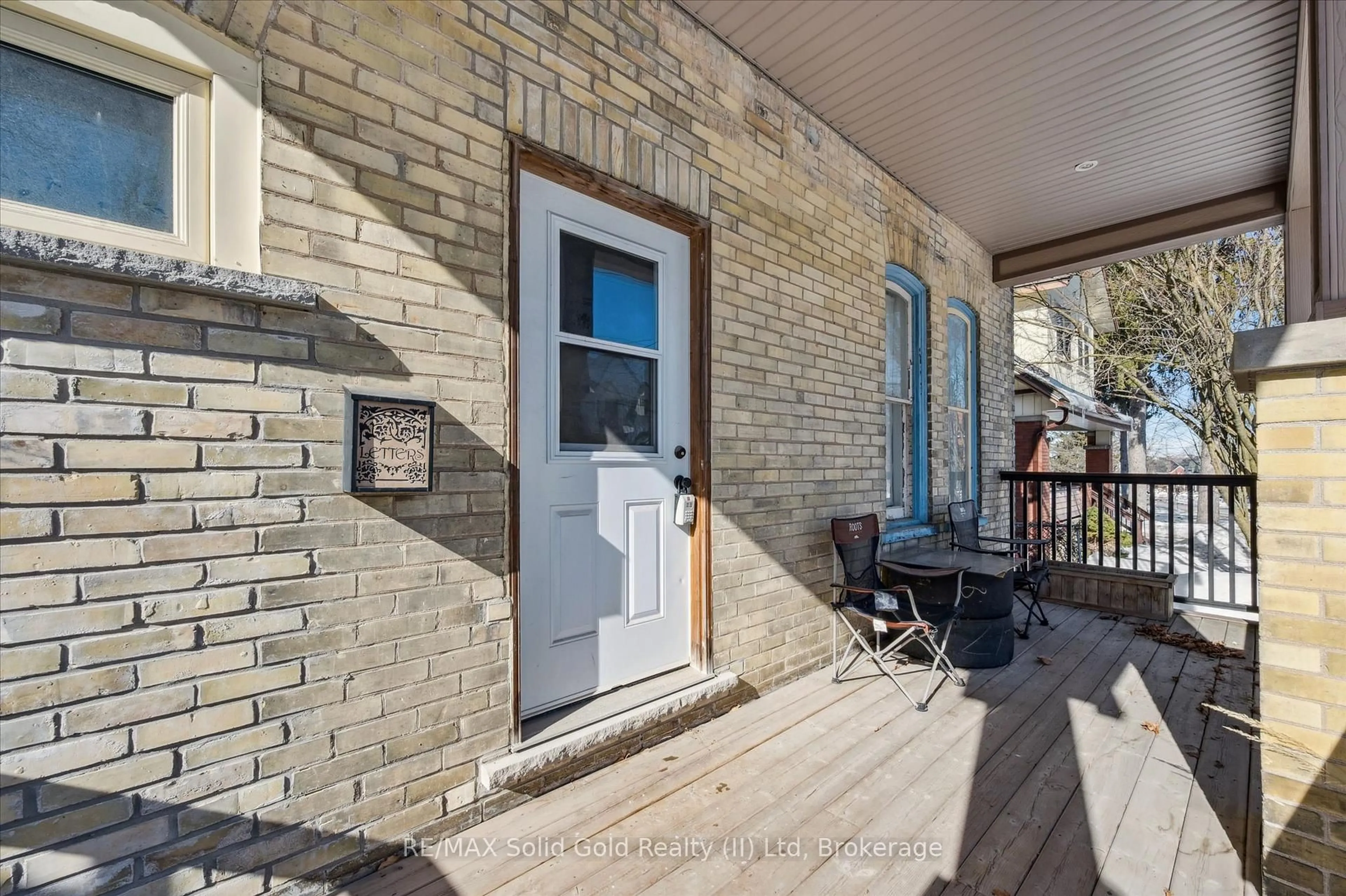 Patio, street for 98 William St, Waterloo Ontario N2L 1J7