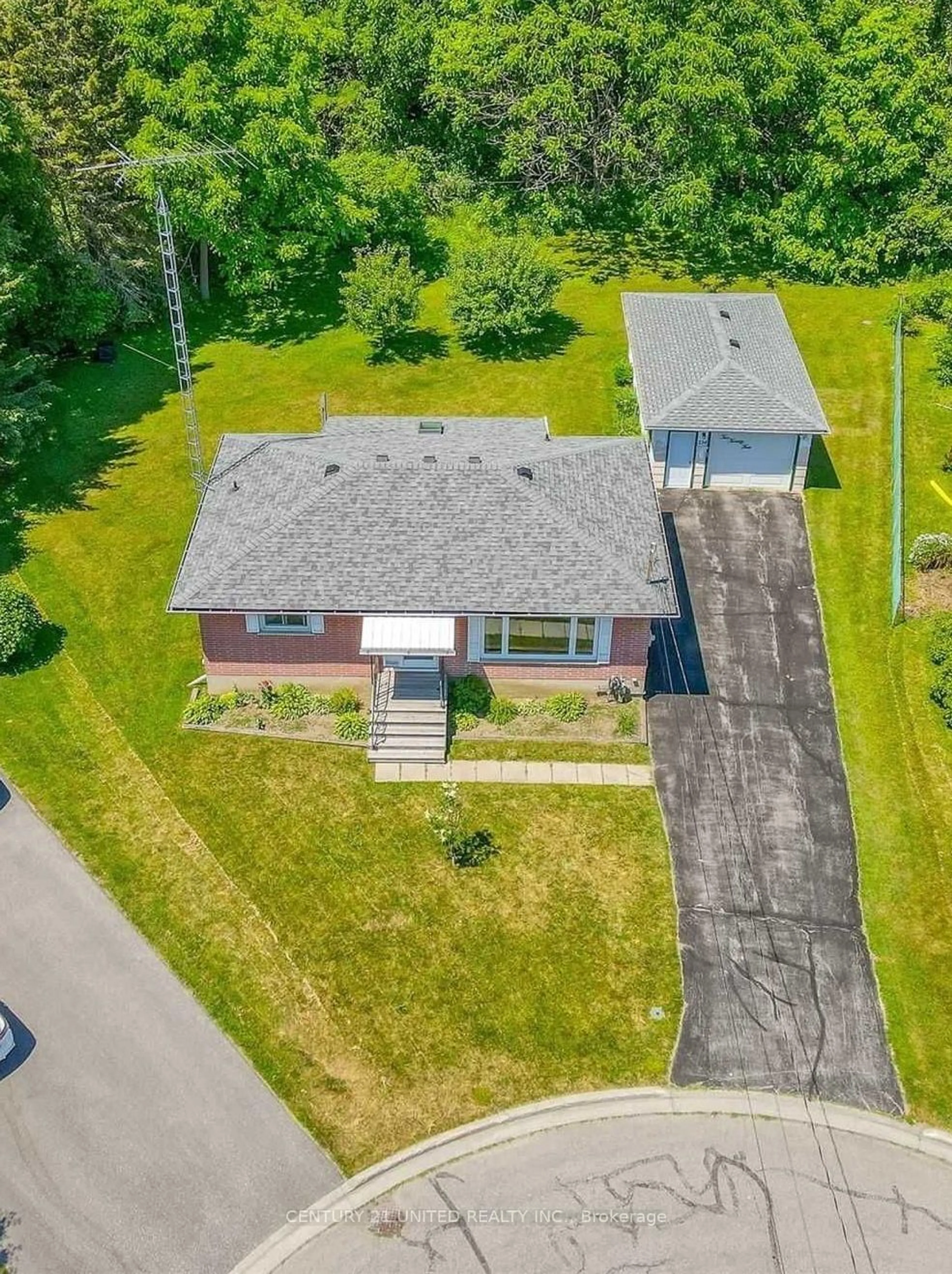 A pic from outside/outdoor area/front of a property/back of a property/a pic from drone, street for 224 Nickerson Dr, Cobourg Ontario K9A 1A5