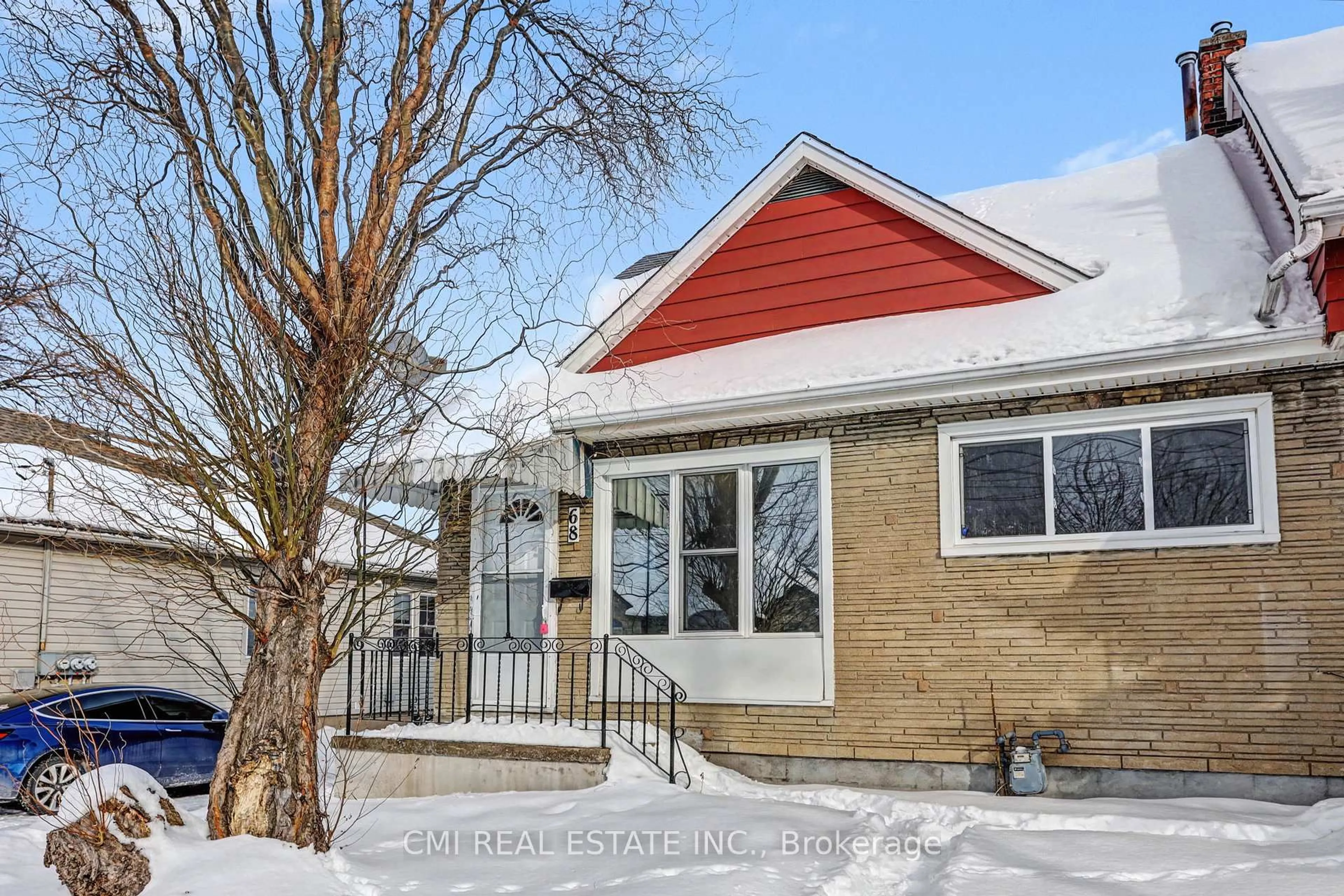 Home with brick exterior material, street for 68 Queen St, Thorold Ontario L2V 3N5