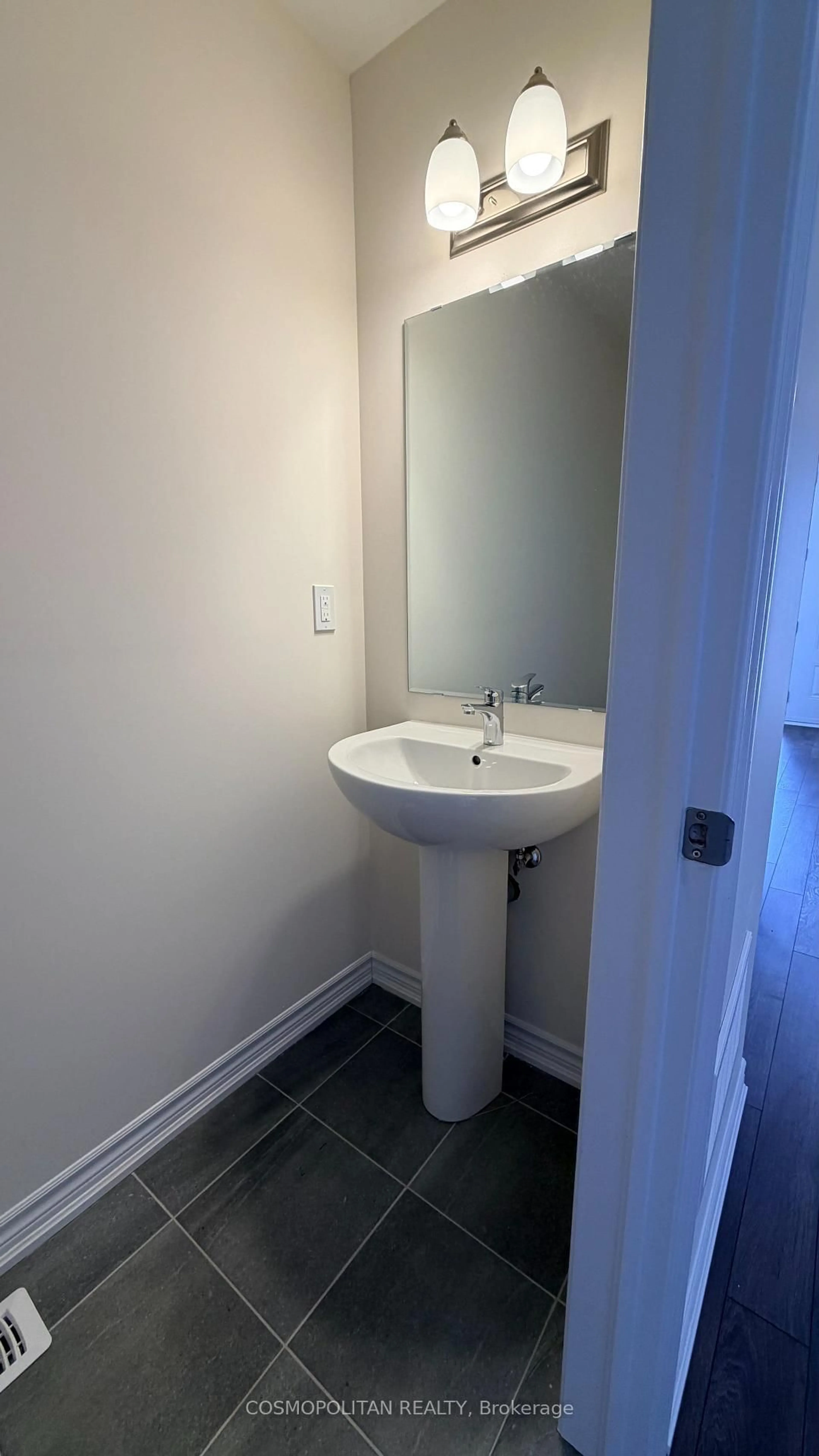 Standard bathroom, unknown for 175 Gear Ave, Erin Ontario N0B 1T0