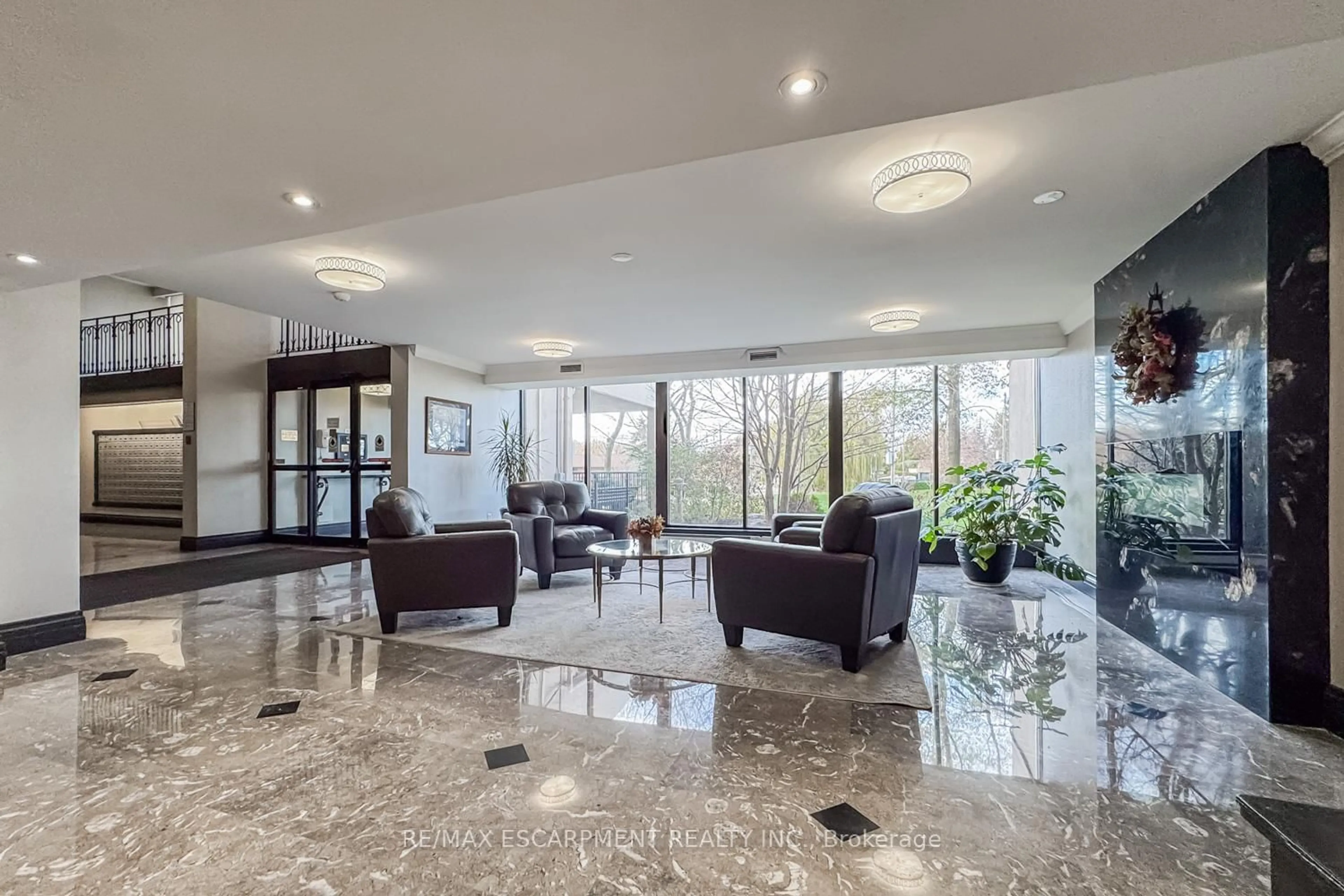 Lobby for 500 Green Rd #310, Hamilton Ontario L8E 3M6