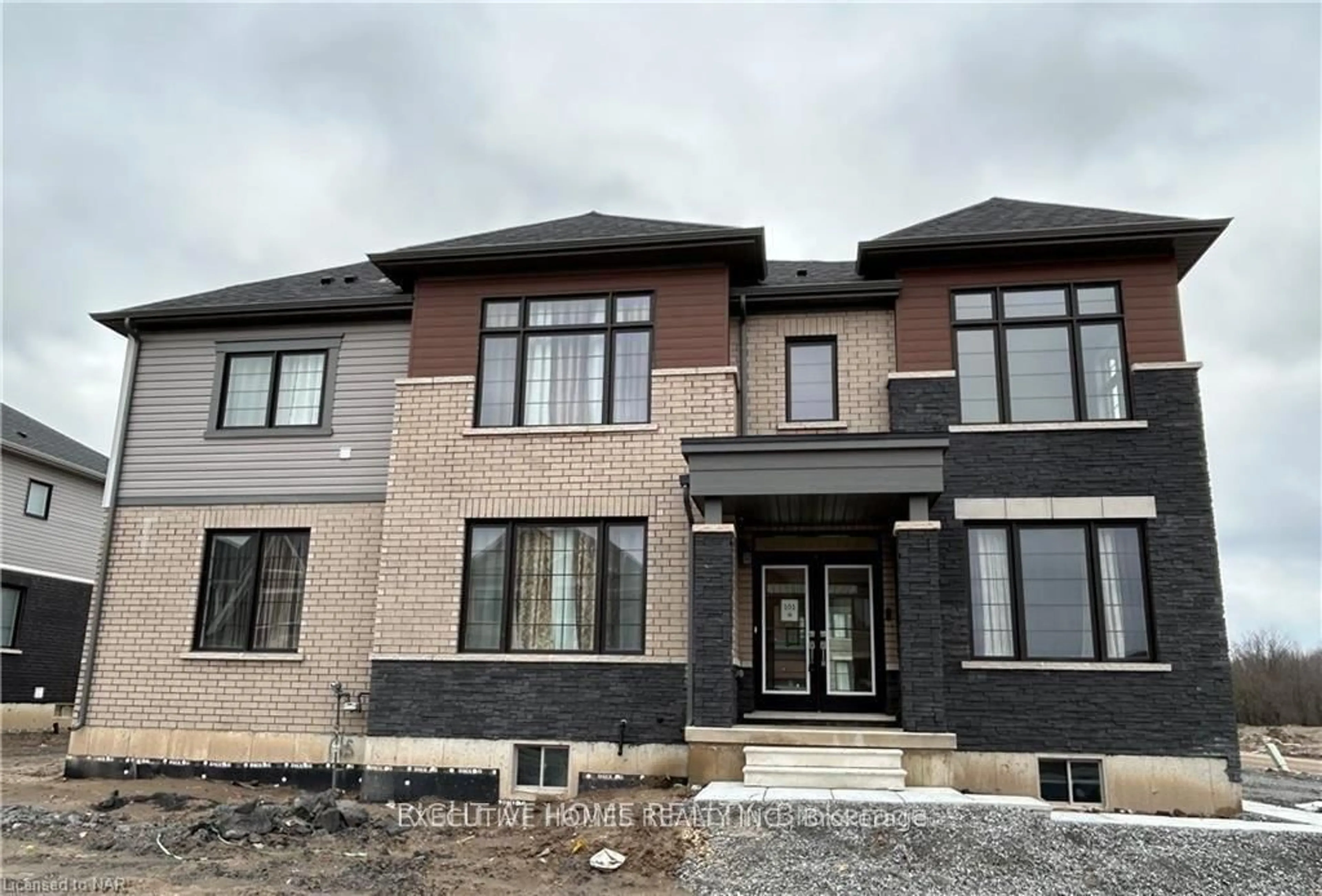 Home with brick exterior material, street for 91 Higgins Ave, Thorold Ontario L3B 5N5