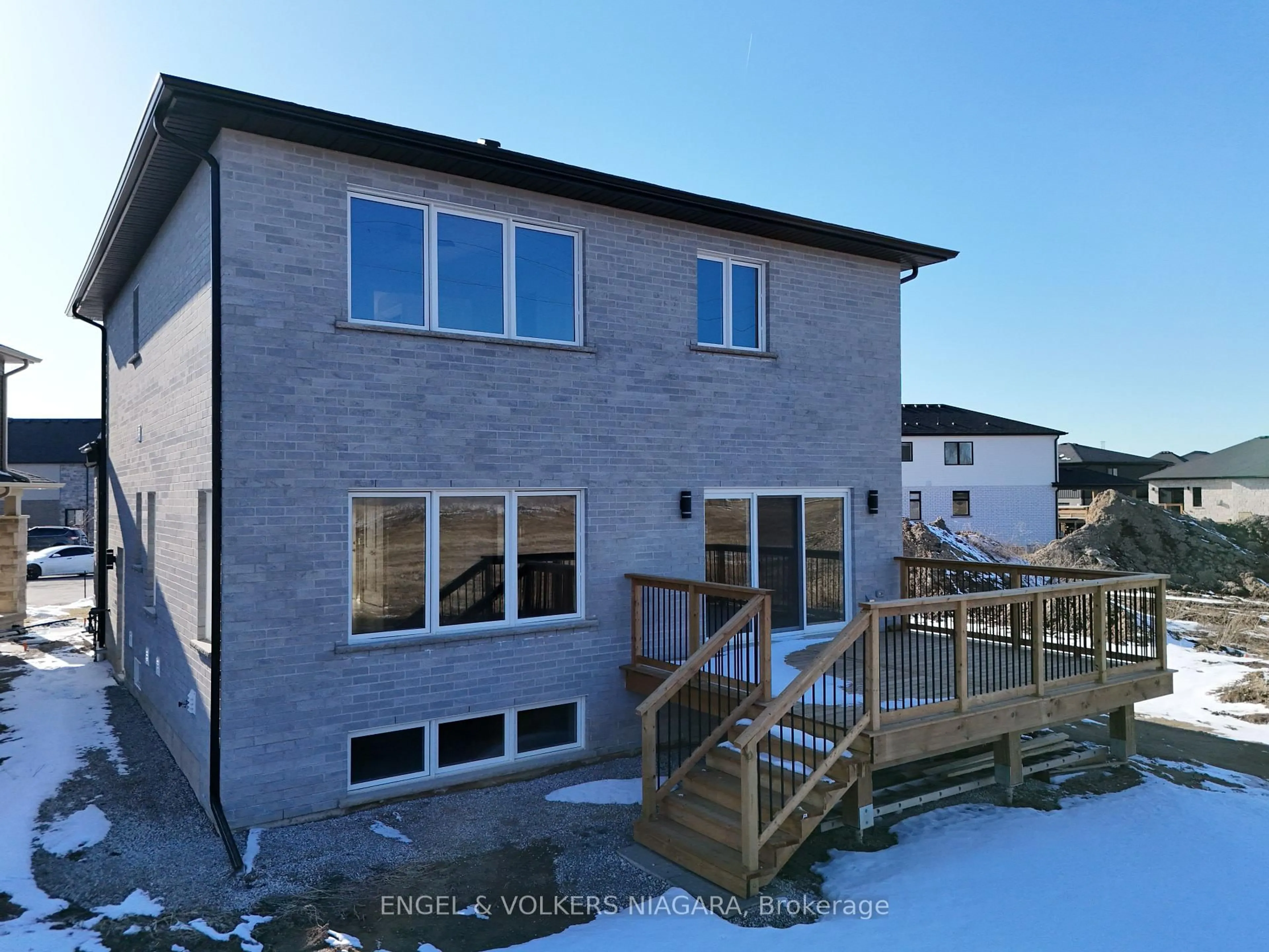 Unknown for 25 Elvira Way, Thorold Ontario L2V 0M7