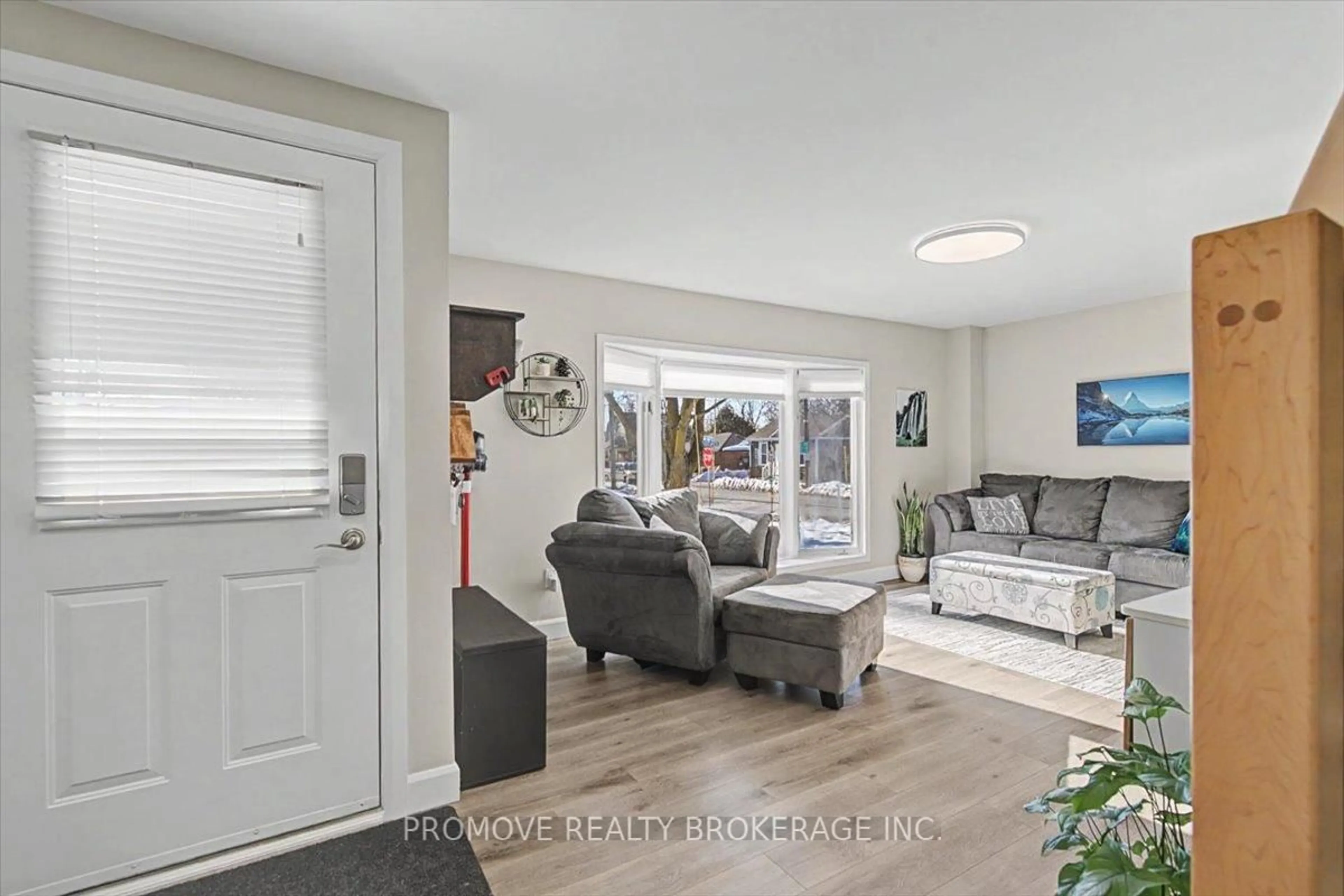 Indoor entryway for 4 St Arnaud St, Guelph Ontario N1H 5V4