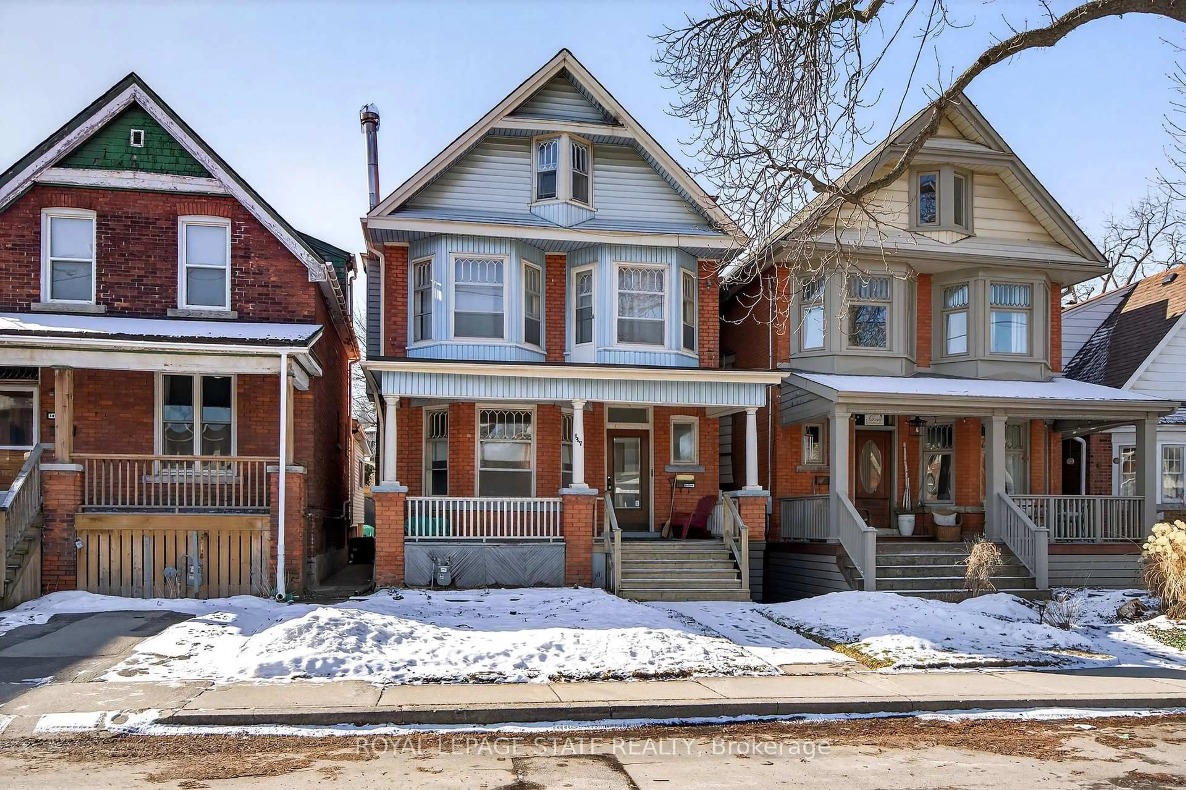 Home with brick exterior material, street for 147 Homewood Ave, Hamilton Ontario L8P 2M6