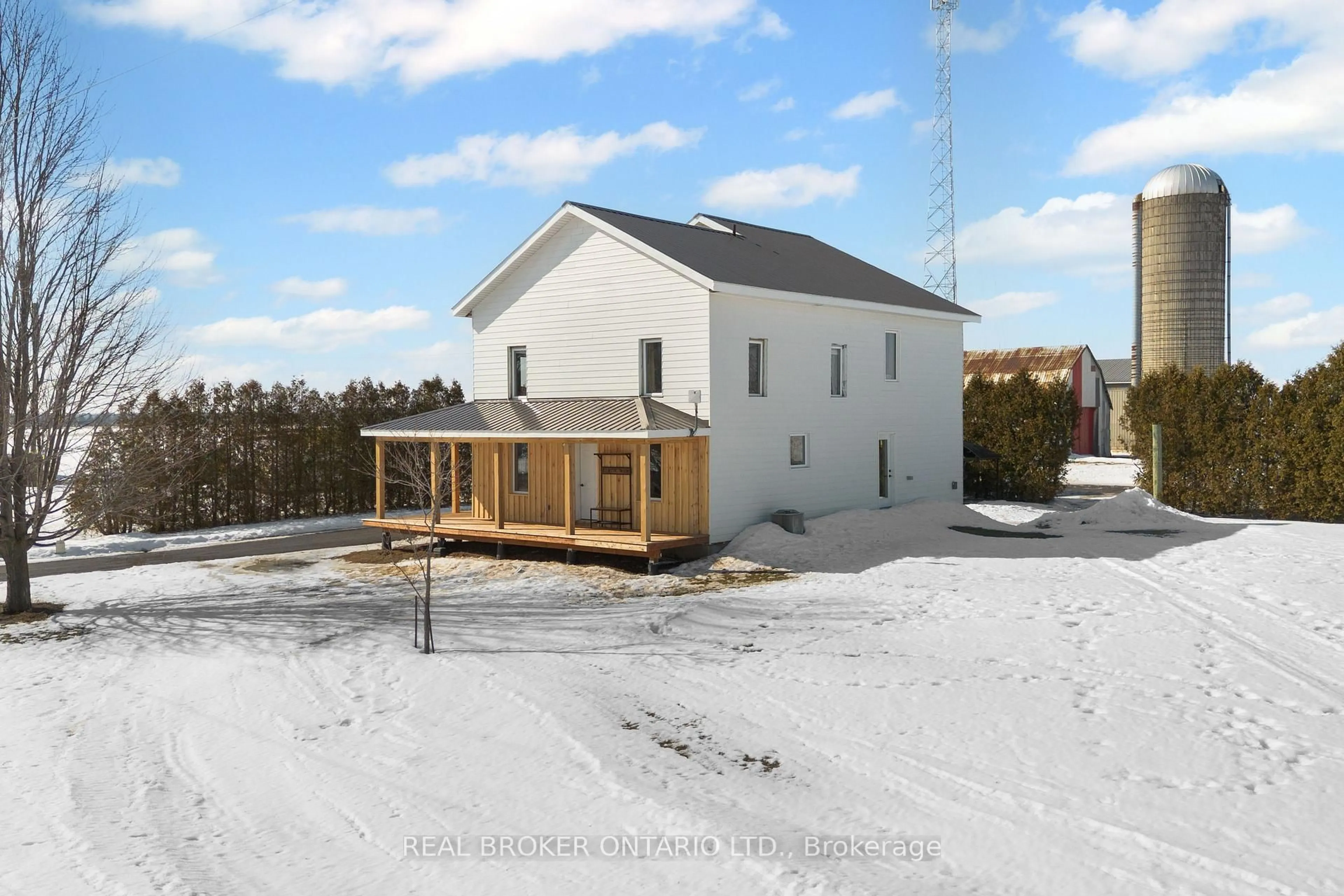 A pic from outside/outdoor area/front of a property/back of a property/a pic from drone, building for 10969 Gilmour Rd, South Dundas Ontario K0C 1C0
