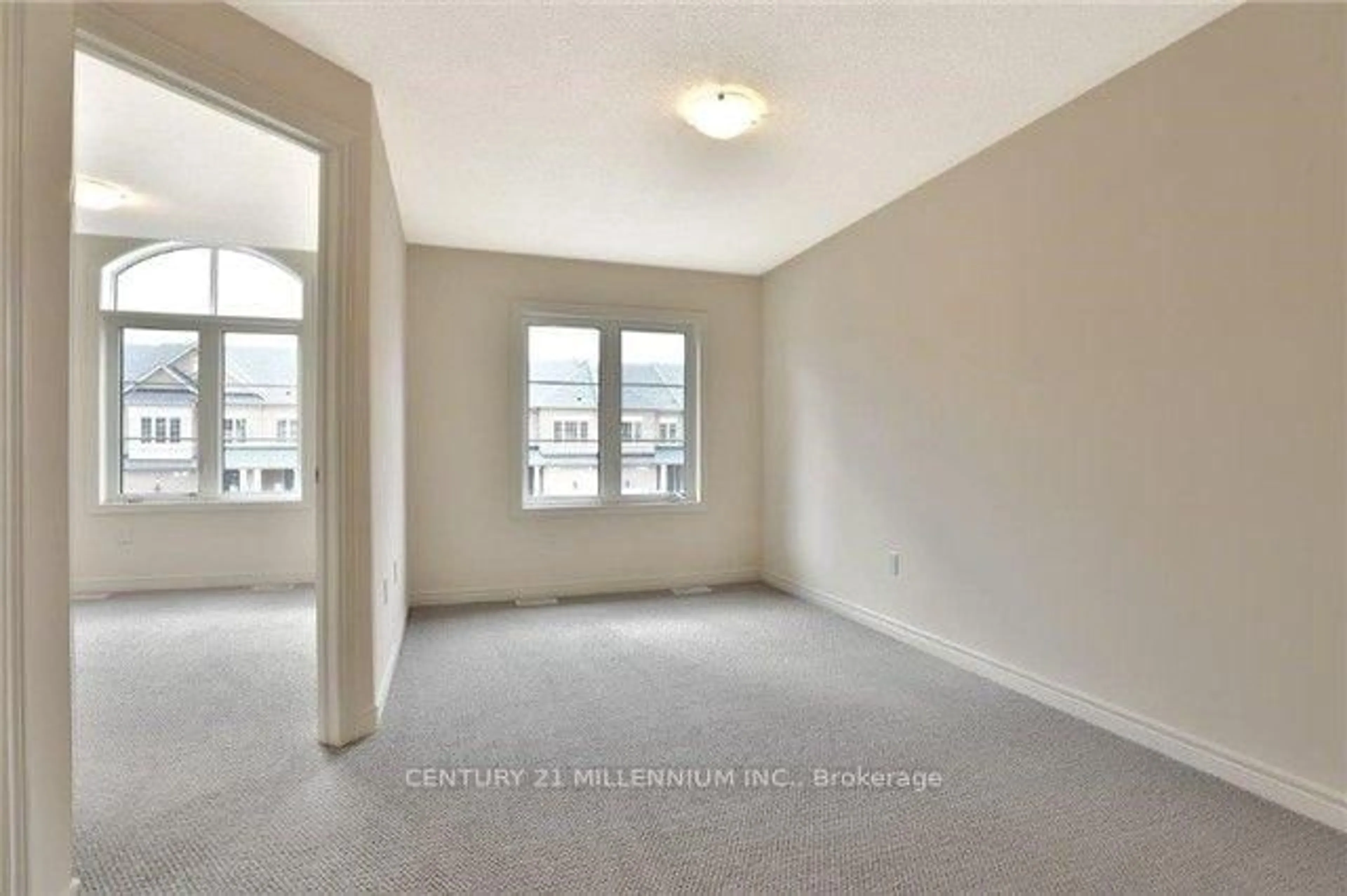 A pic of a room for 9 Talence Dr, Hamilton Ontario L8J 2T7