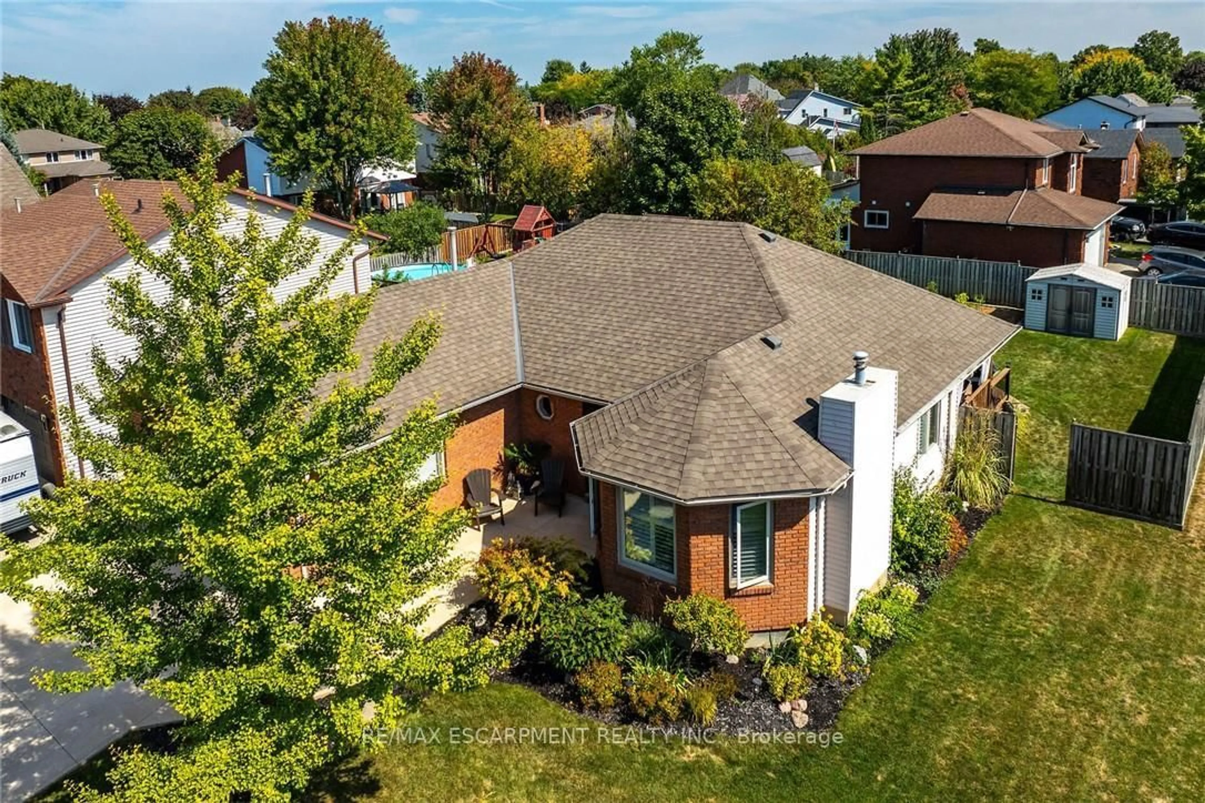 A pic from outside/outdoor area/front of a property/back of a property/a pic from drone, water/lake/river/ocean view for 35 Highland Blvd, Haldimand Ontario N3W 1G6