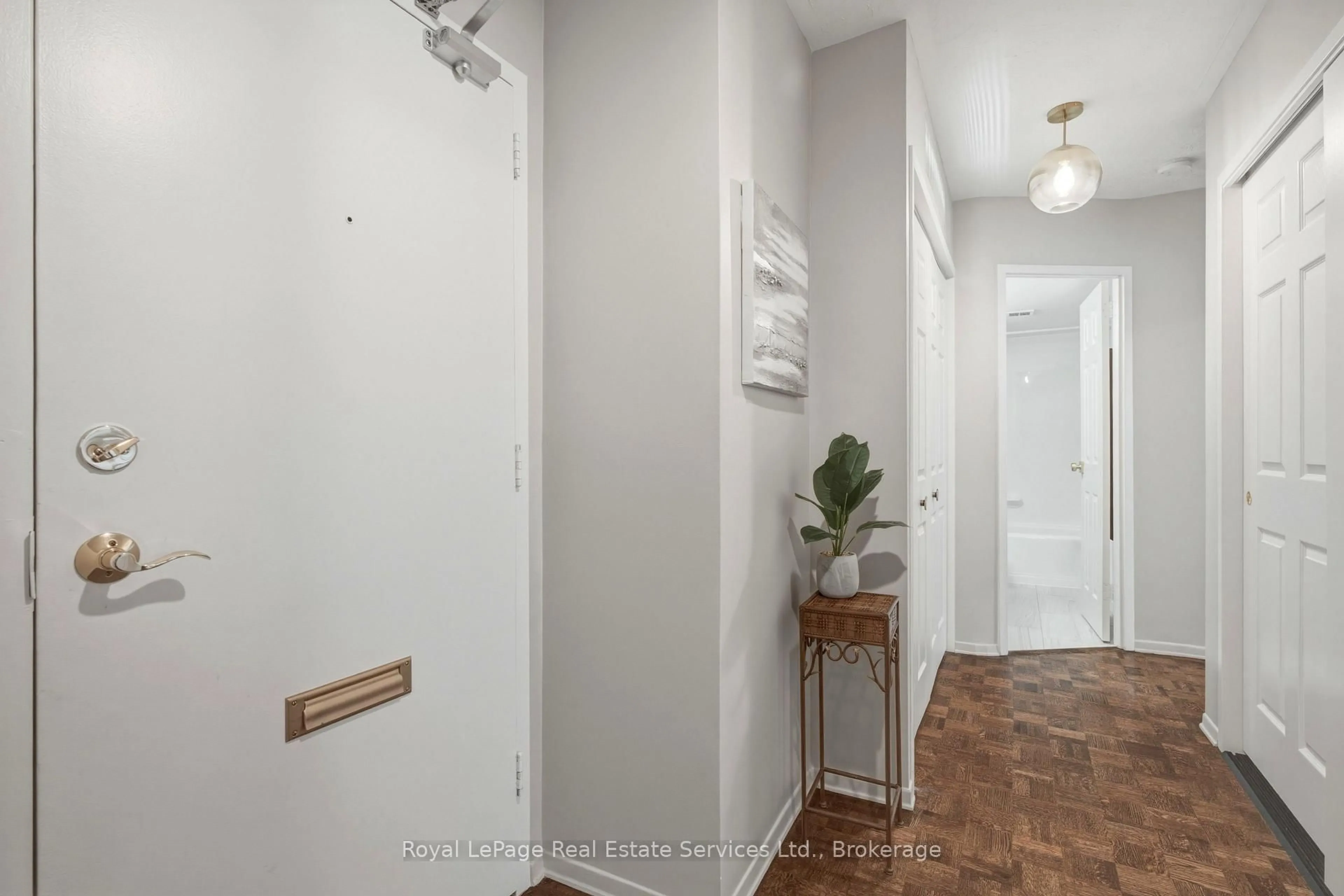 Indoor entryway for 15 Towering Heights Blvd #102, St. Catharines Ontario L2T 3G7