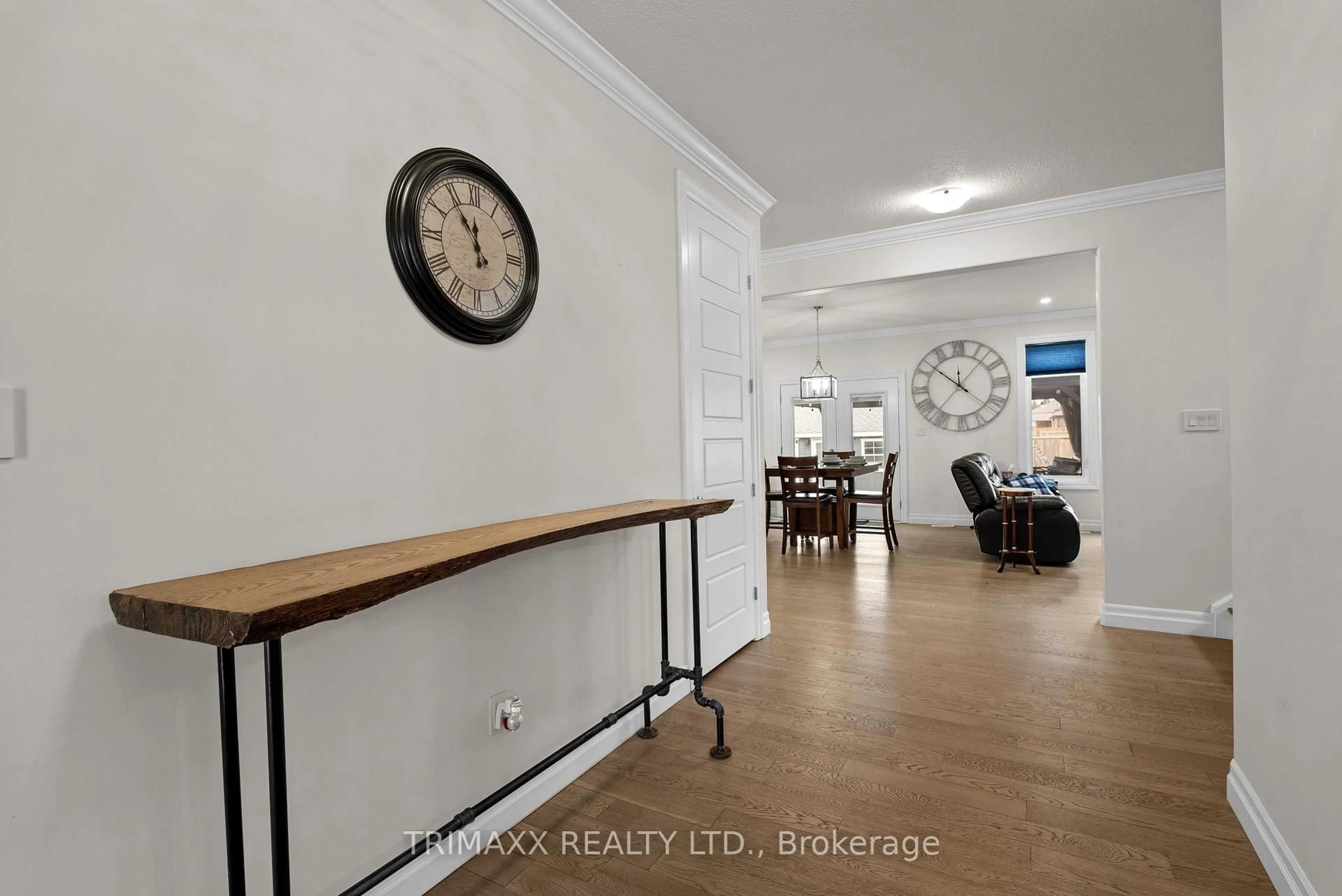 Indoor entryway for 31 Thames Springs Cres, Zorra Ontario N0M 2M0