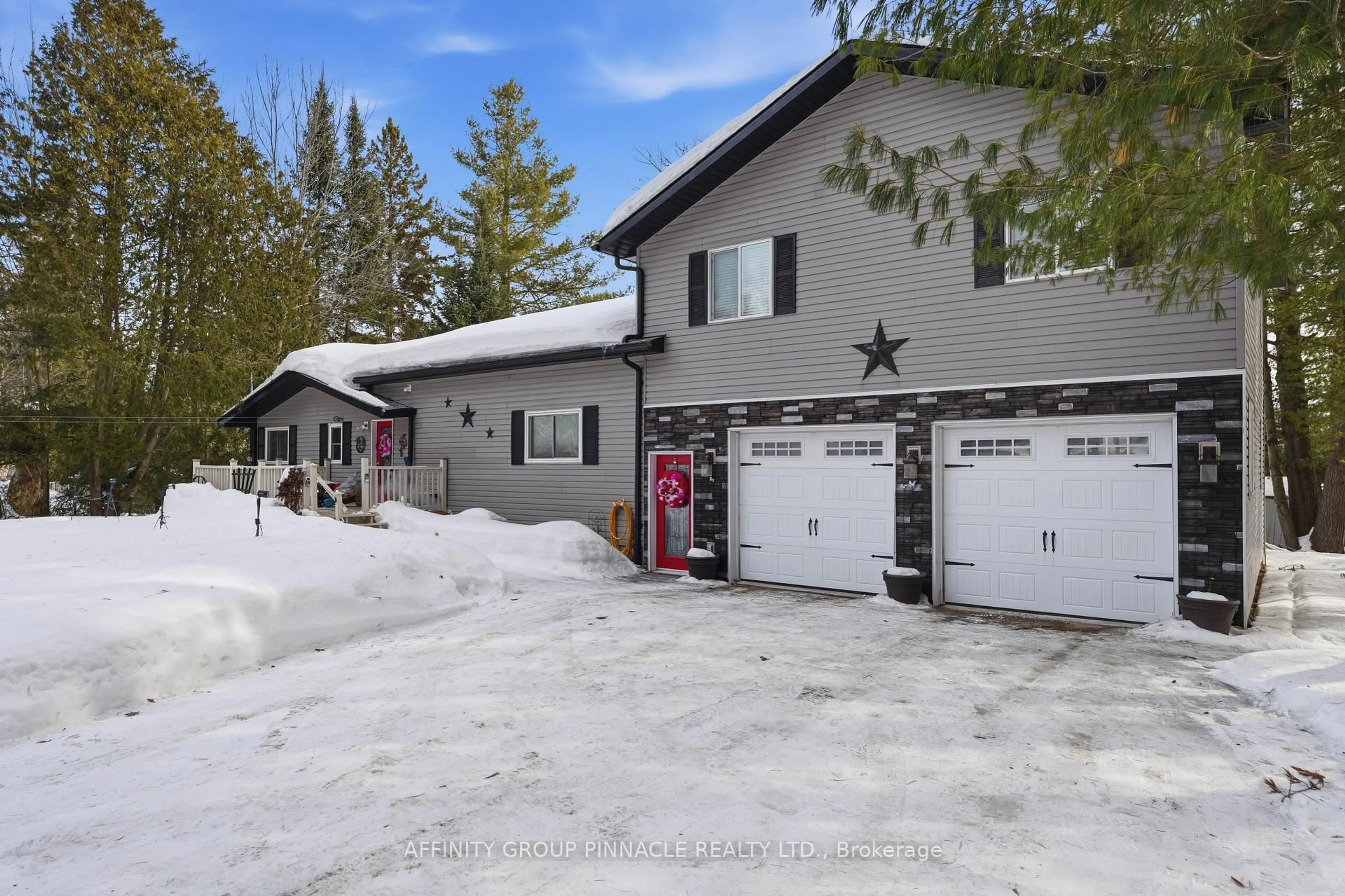 Indoor garage for 1150 Moore Lake Estates Rd, Minden Hills Ontario K0M 2L1