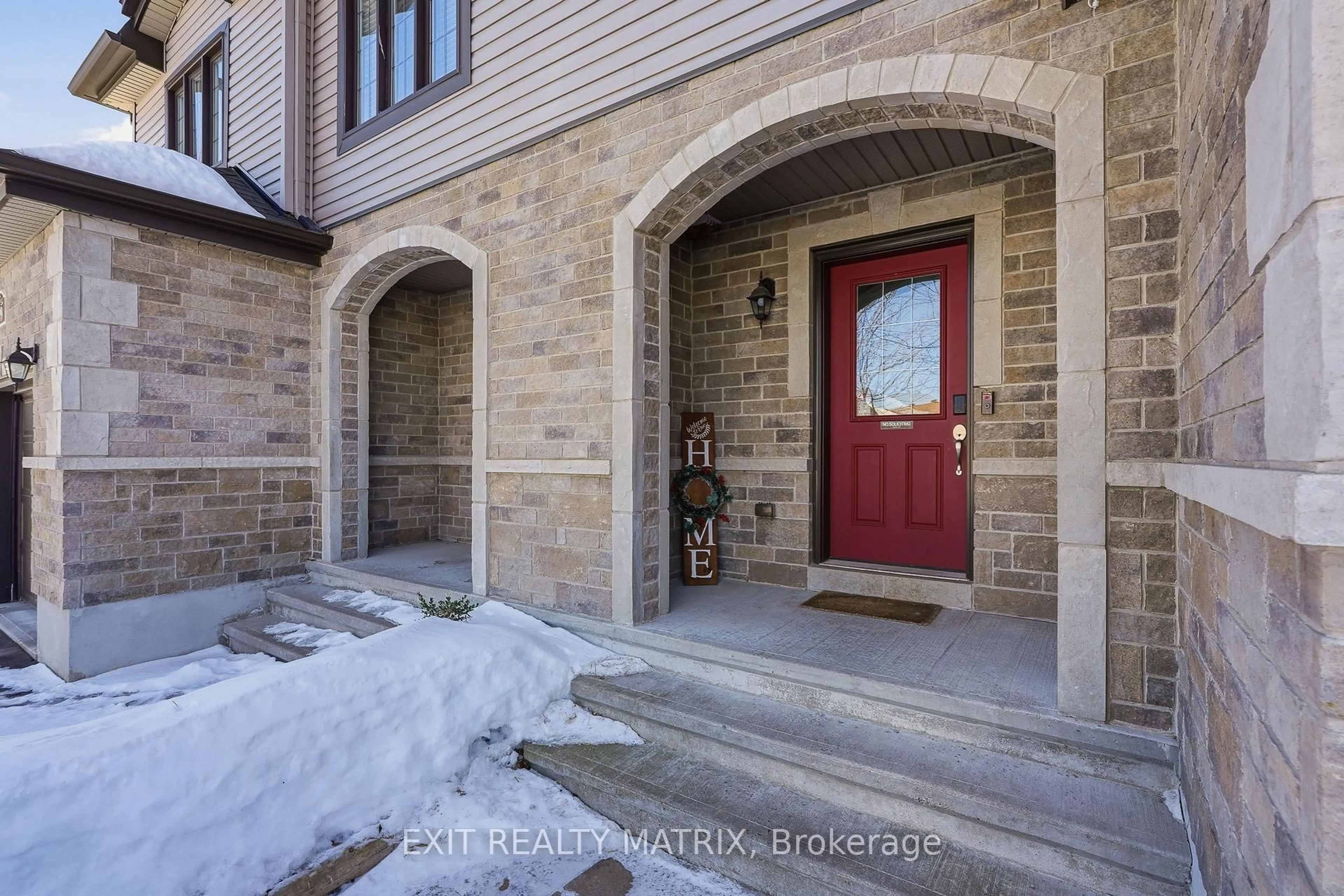 Indoor entryway for 101 Brunet St, The Nation Ontario K0A 2M0