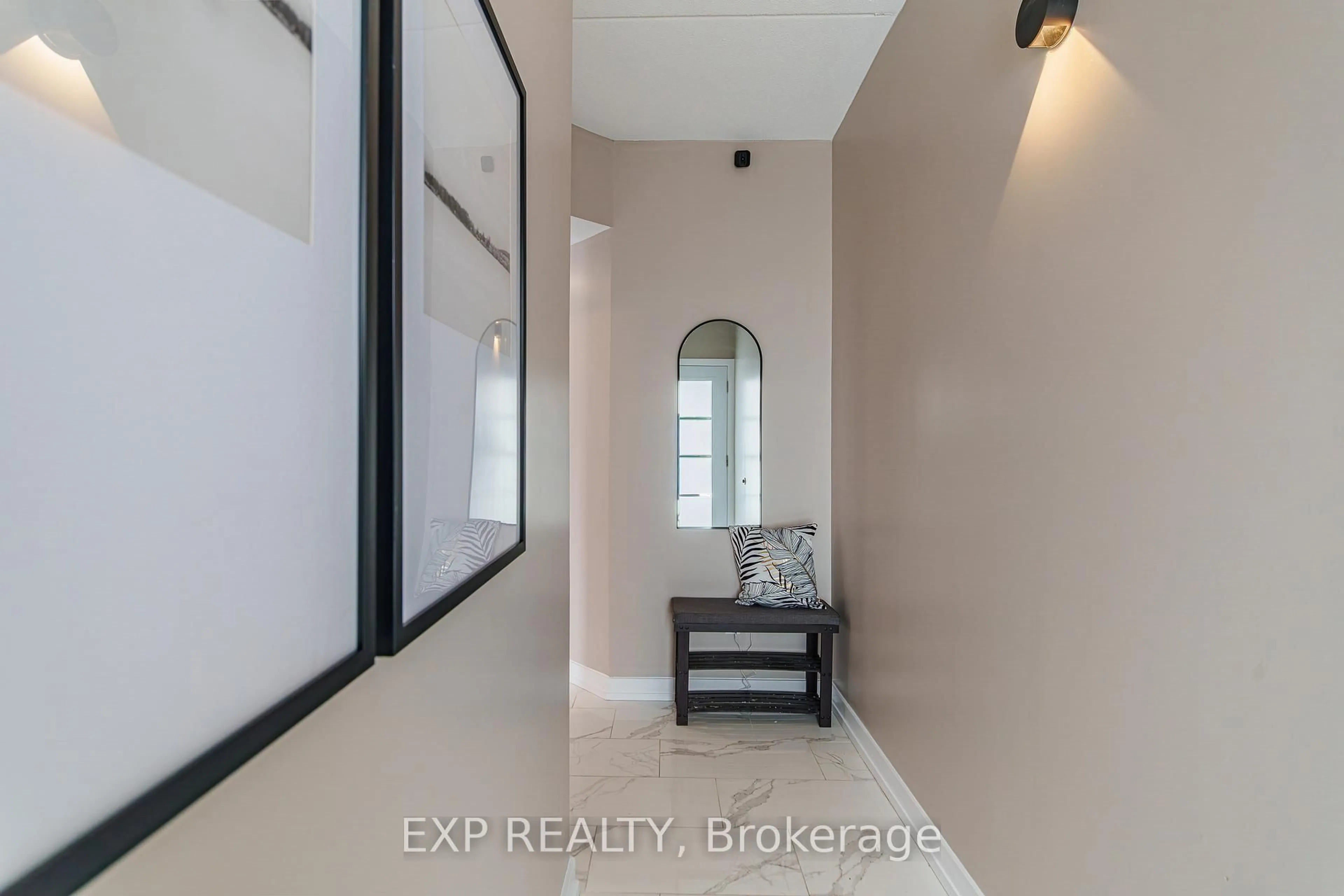 Indoor entryway for 310 Masters Lane #1101, Clarence-Rockland Ontario K4K 0L3