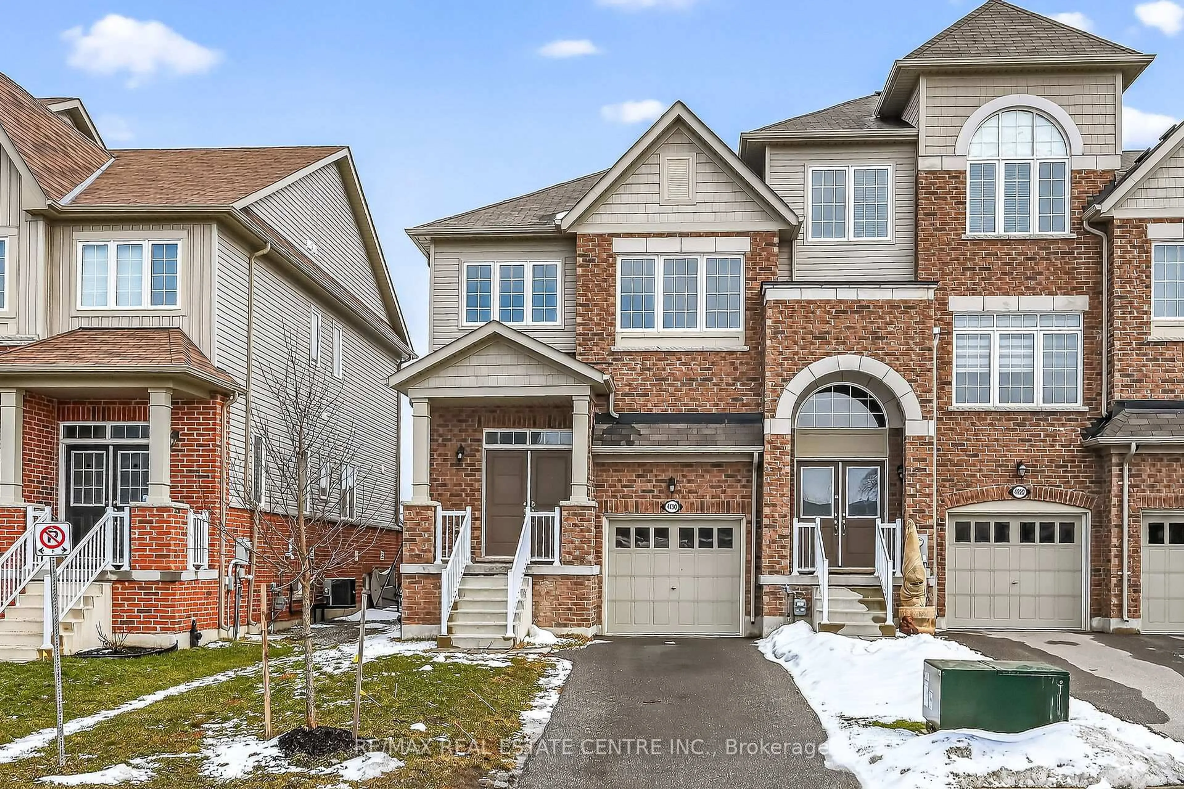 Home with brick exterior material, street for 4030 Fracchioni Dr, Lincoln Ontario L3J 0R8