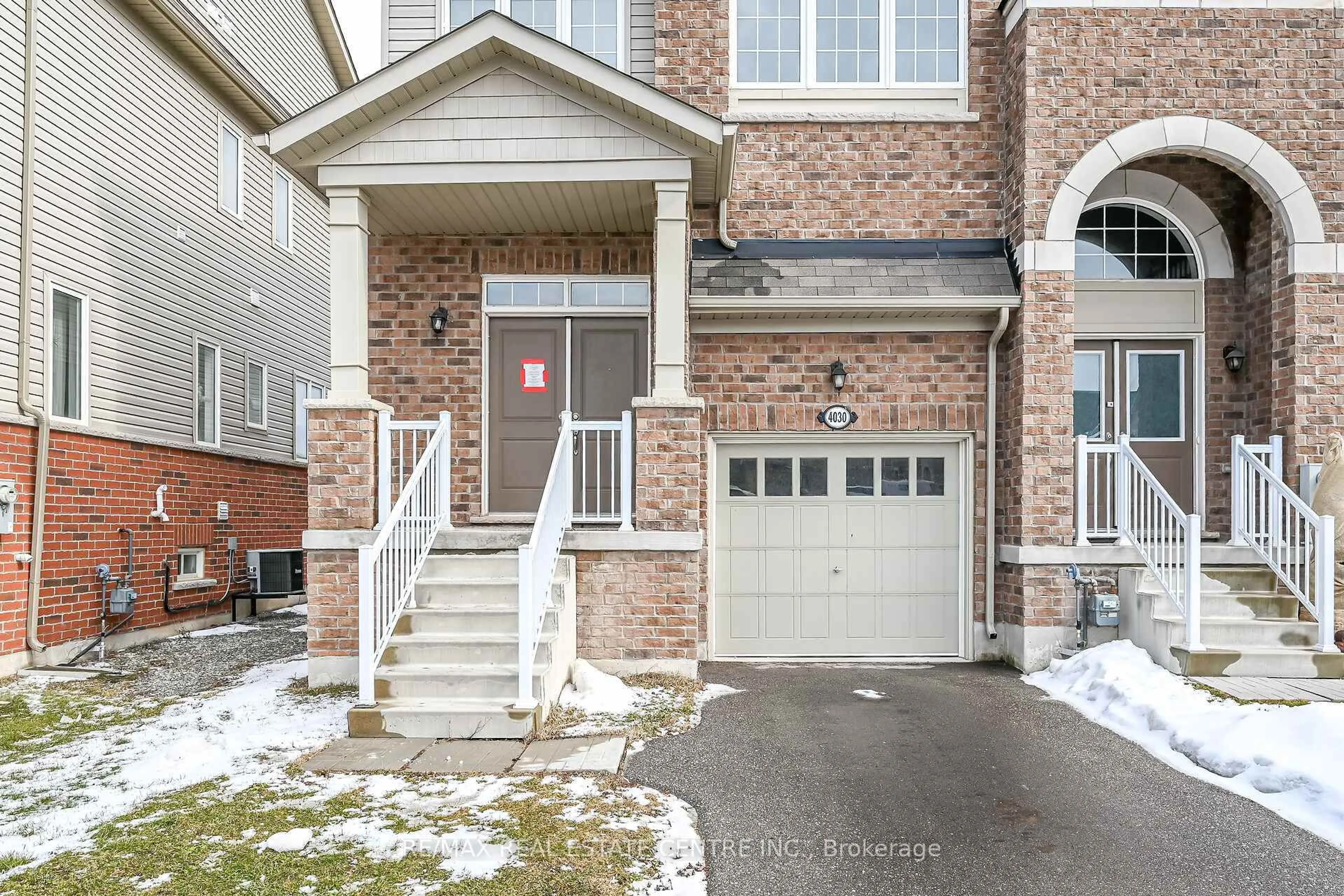 Home with brick exterior material, street for 4030 Fracchioni Dr, Lincoln Ontario L3J 0R8