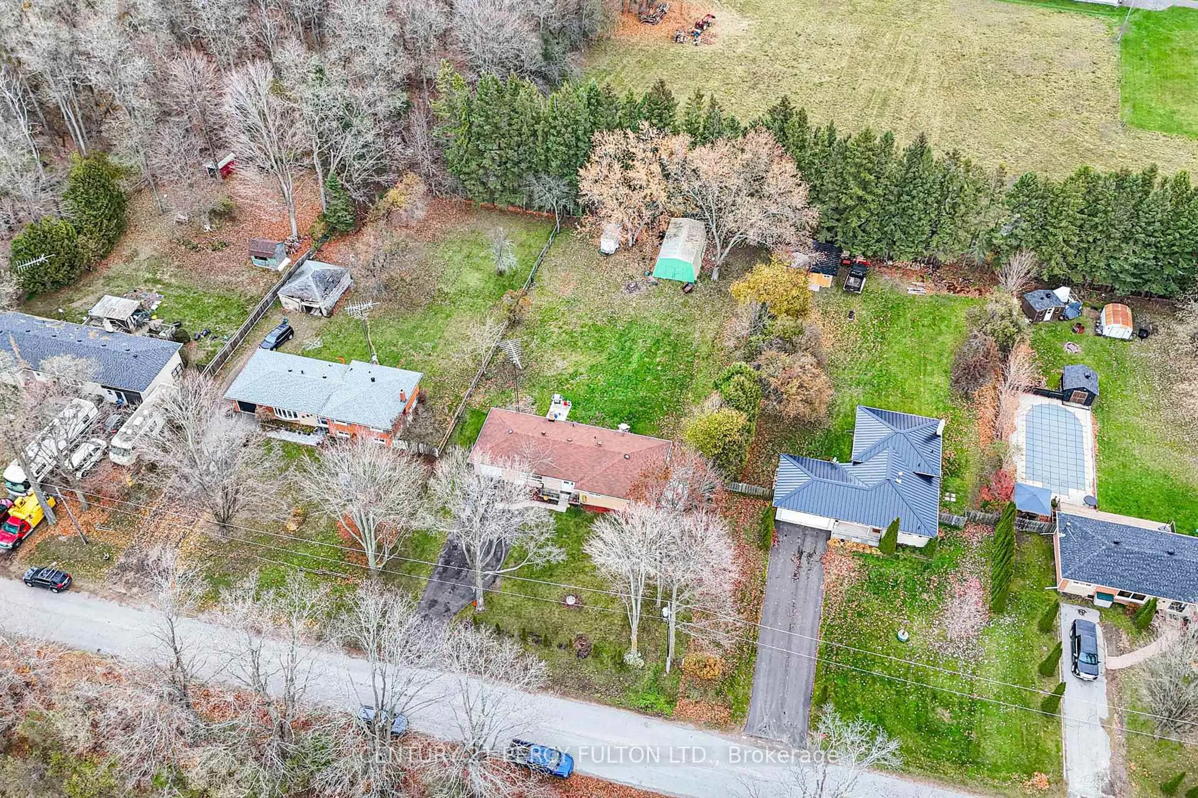 A pic from outside/outdoor area/front of a property/back of a property/a pic from drone, street for 3075 Zion Rd, Port Hope Ontario L1A 3V7