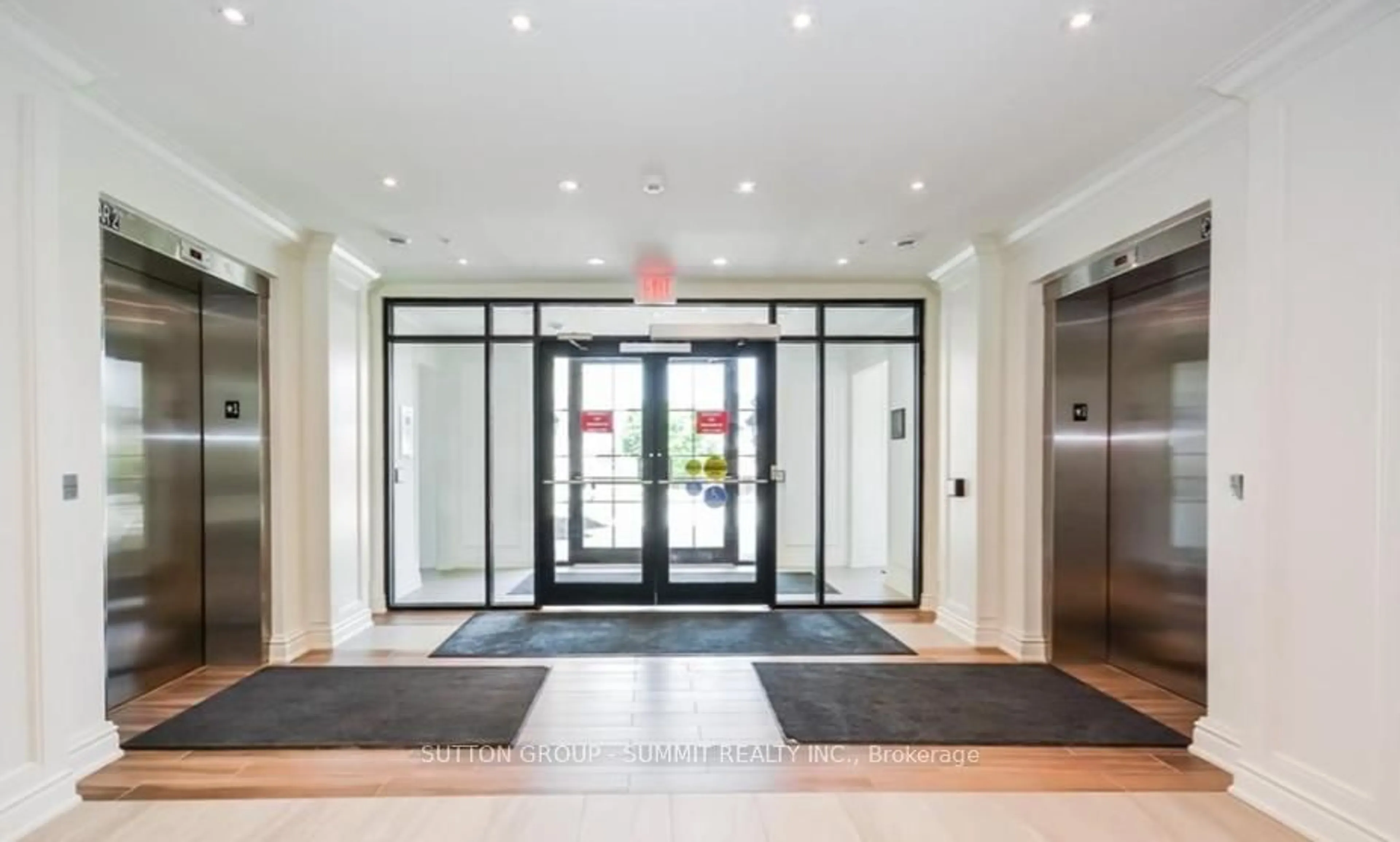 Indoor foyer for 1077 GORDON St #242, Guelph Ontario N1E 0E3