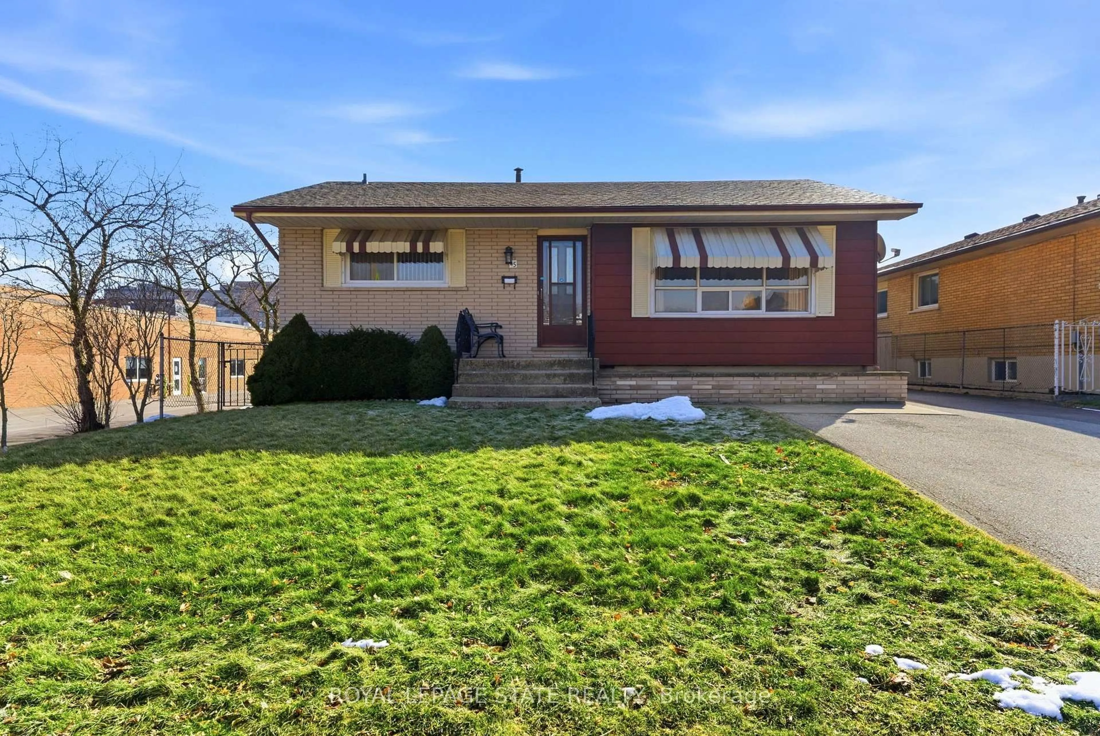 Unknown for 45 Cromwell Cres, Hamilton Ontario L8G 2E9