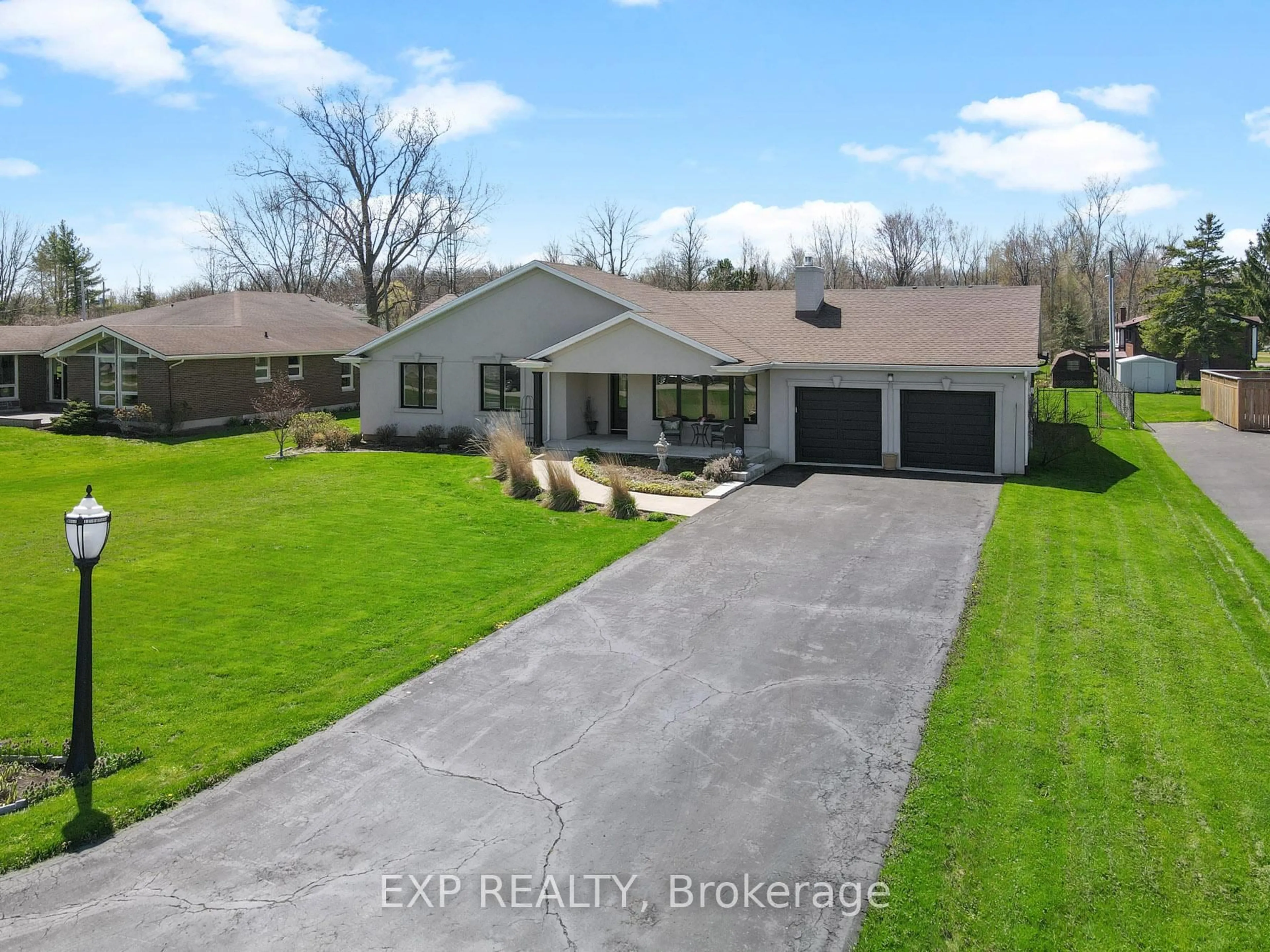 A pic from outside/outdoor area/front of a property/back of a property/a pic from drone, water/lake/river/ocean view for 2189 Niagara Pkwy, Fort Erie Ontario L2A 5M4