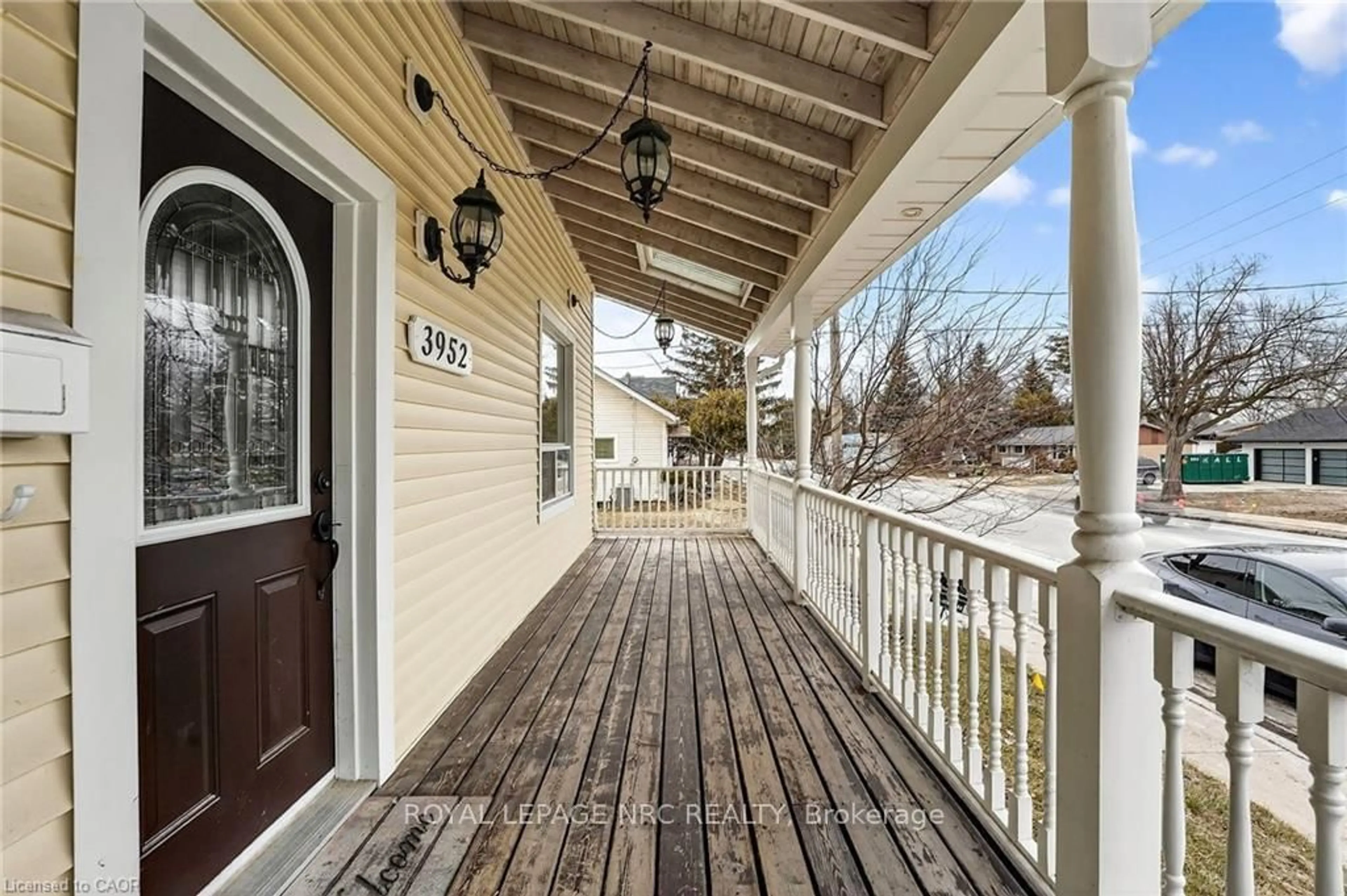 Indoor entryway for 3952 Victoria Ave, Lincoln Ontario L0R 2C0
