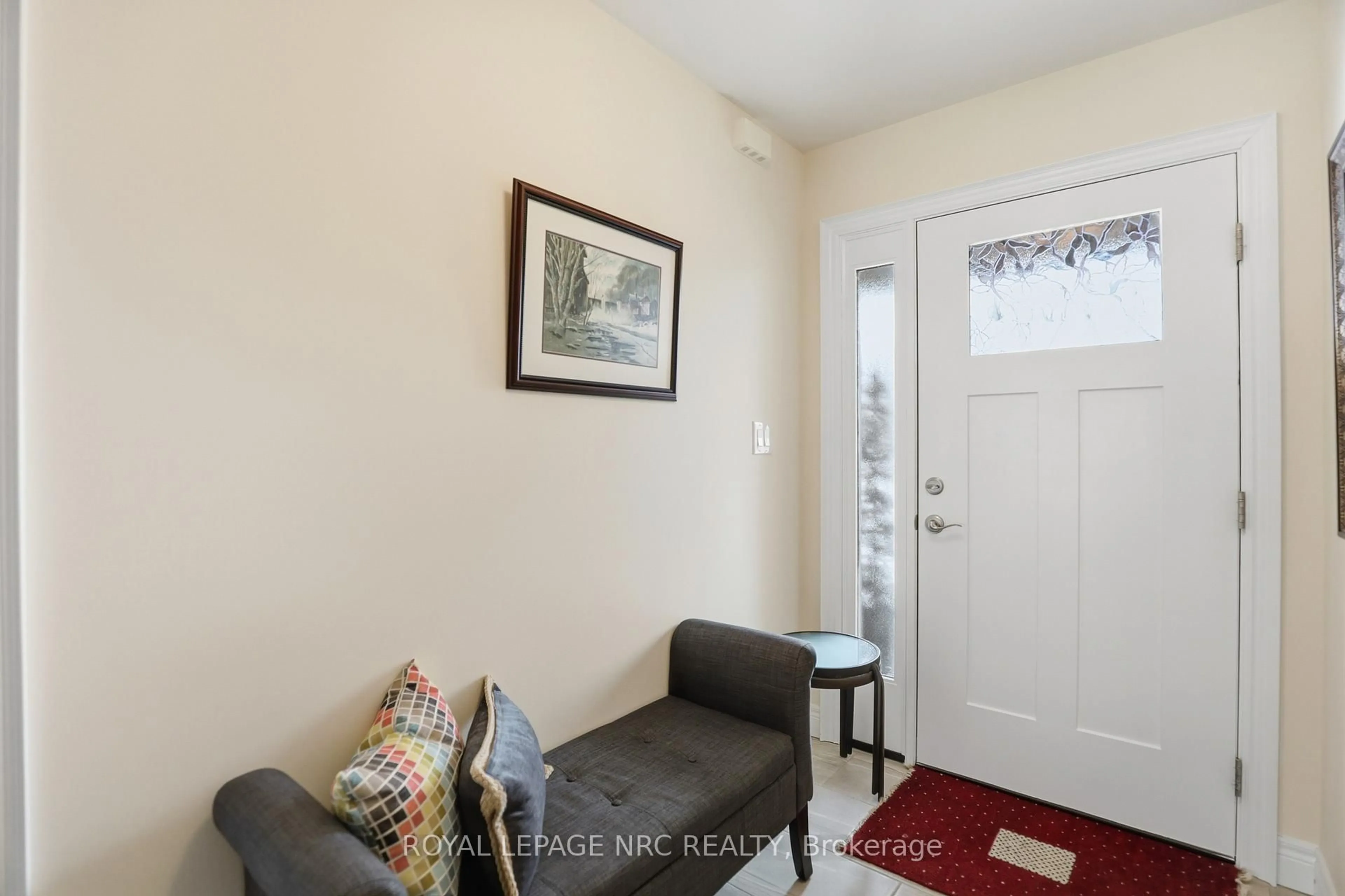 Indoor entryway for 23 Richard Cres, West Lincoln Ontario L0R 2A0