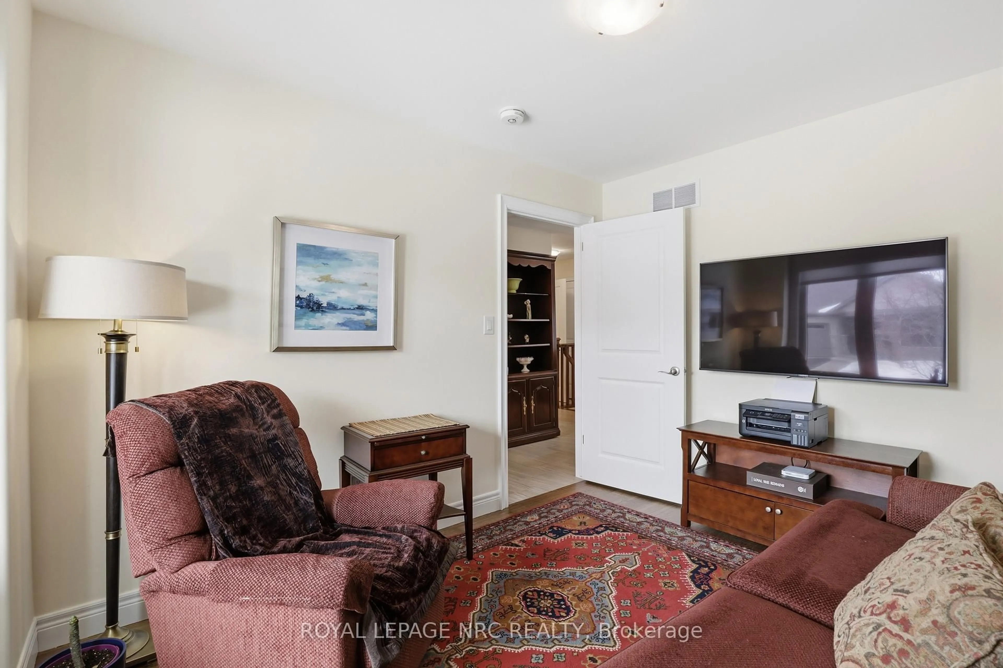 Living room with furniture, unknown for 23 Richard Cres, West Lincoln Ontario L0R 2A0