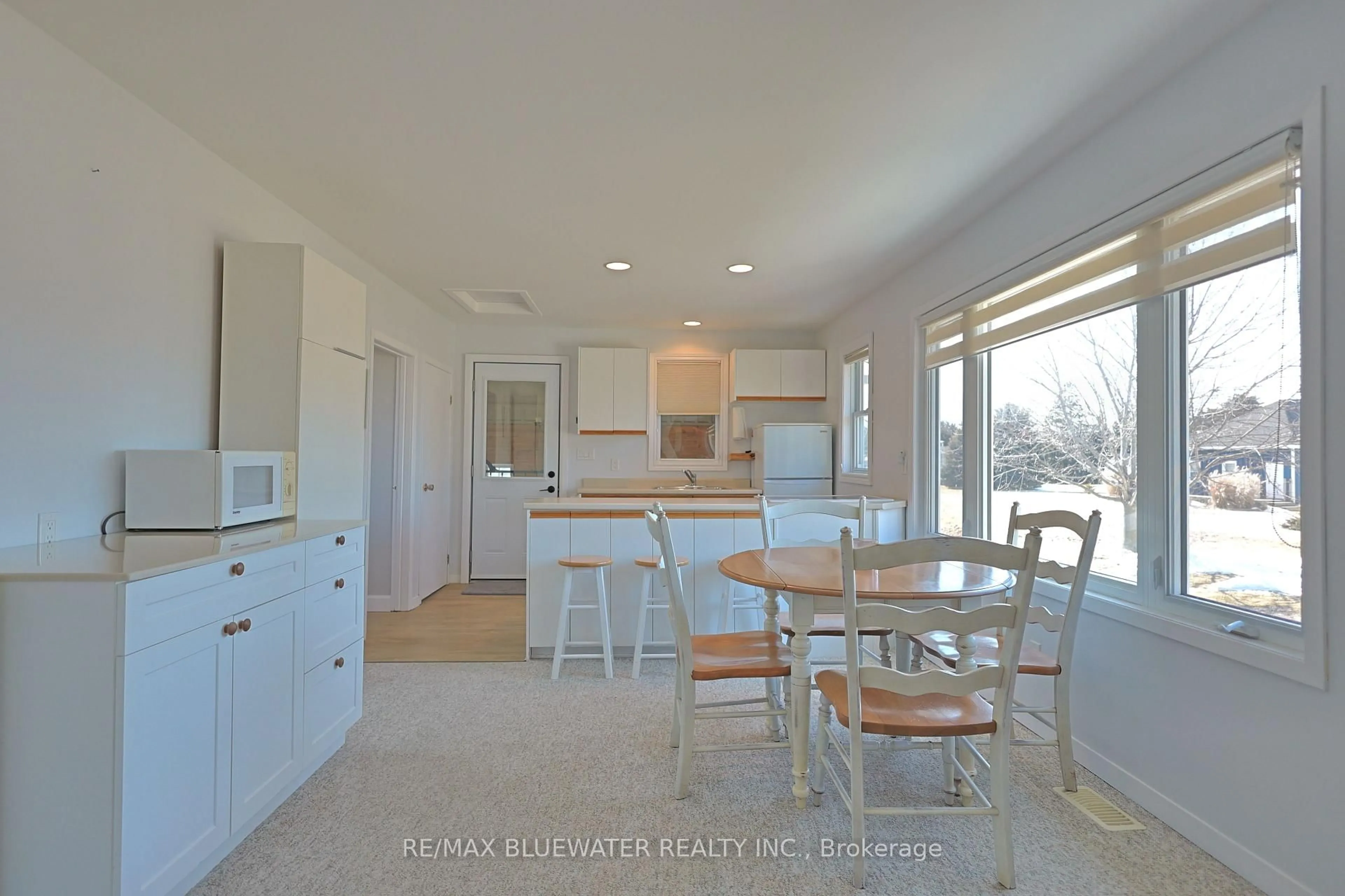 Open concept kitchen, unknown for 71224 Sandra St, Bluewater Ontario N0M 1N0