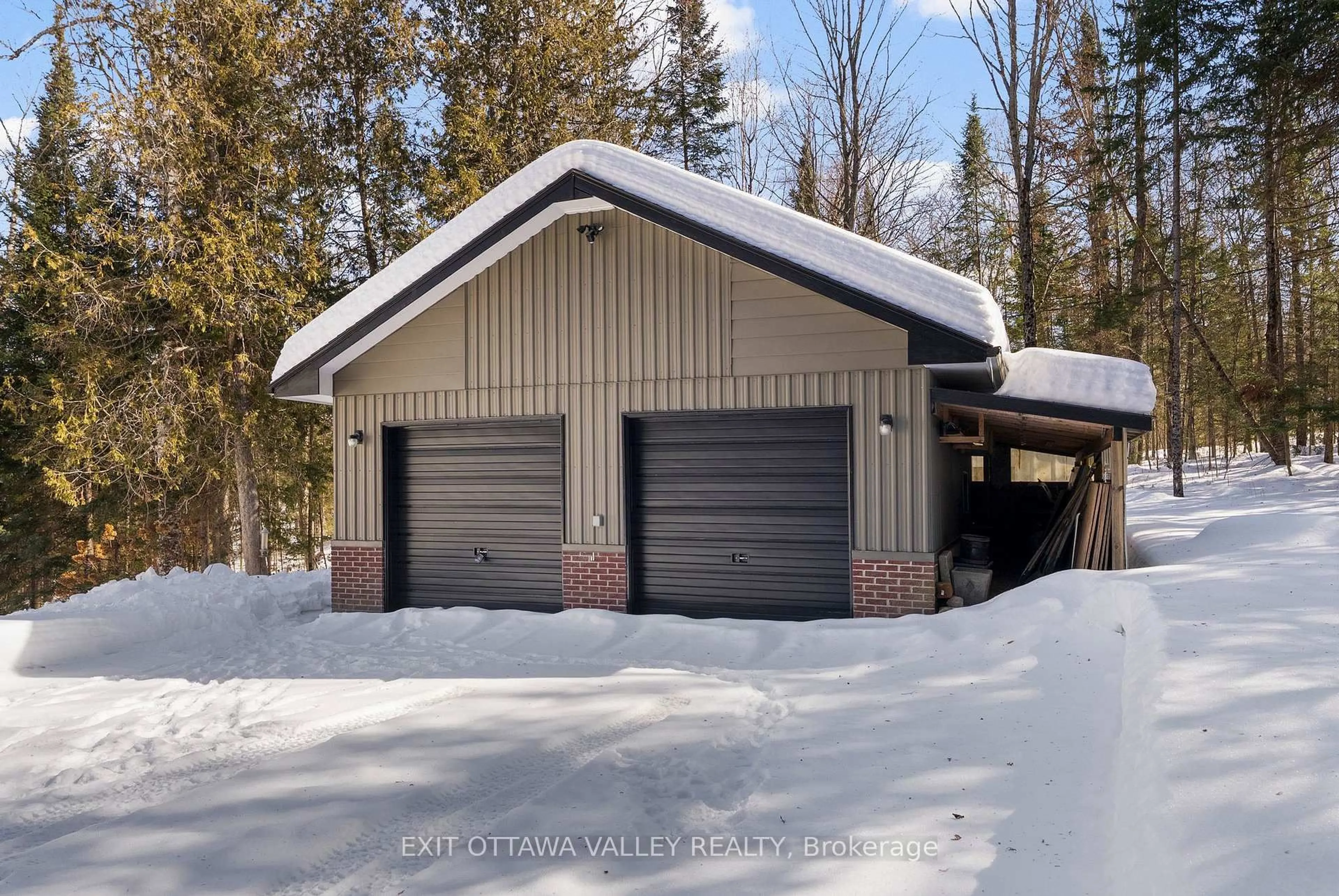 Indoor garage for 1478 Kamaniskeg Lk Rd, Combermere Ontario K0J 1L0