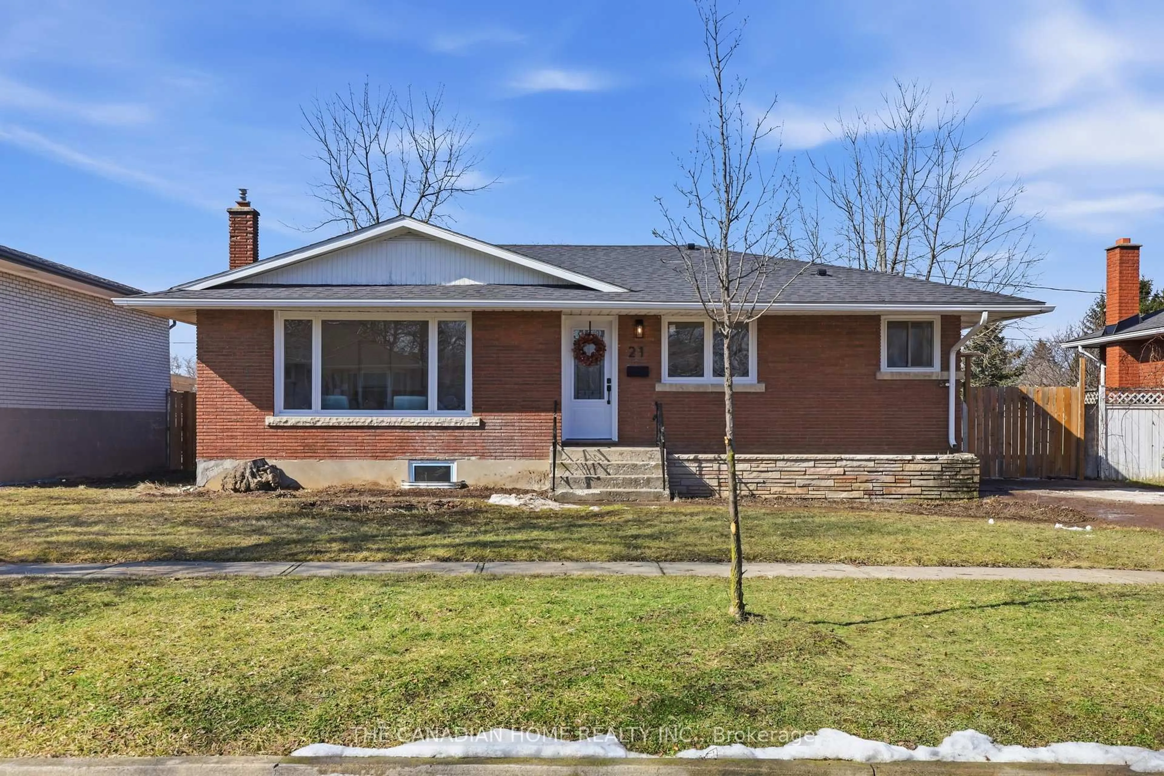 Home with brick exterior material, street for 21 Clearview Hts, St. Catharines Ontario L2T 2W2