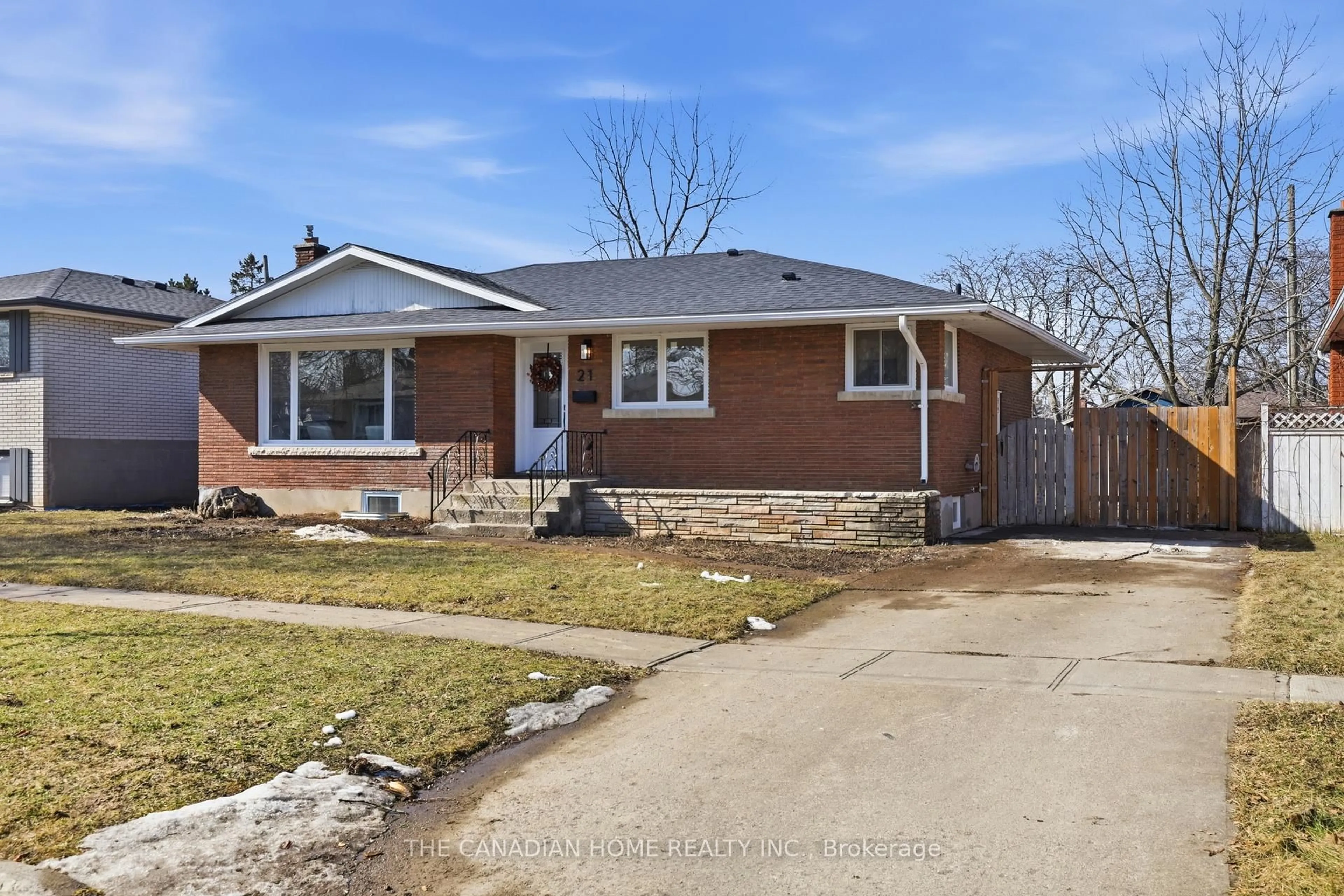 Home with brick exterior material, street for 21 Clearview Hts, St. Catharines Ontario L2T 2W2