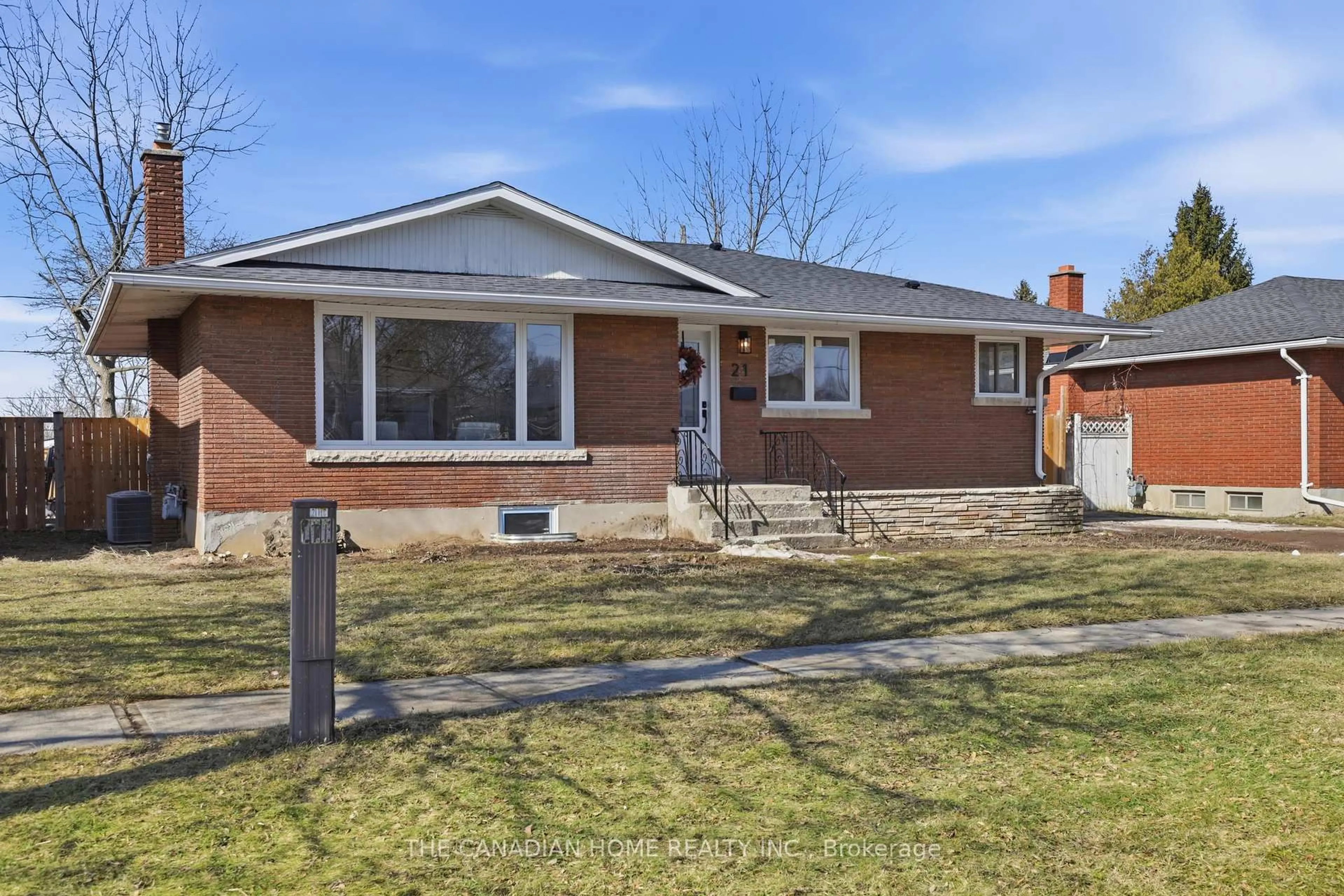 Home with brick exterior material, street for 21 Clearview Hts, St. Catharines Ontario L2T 2W2