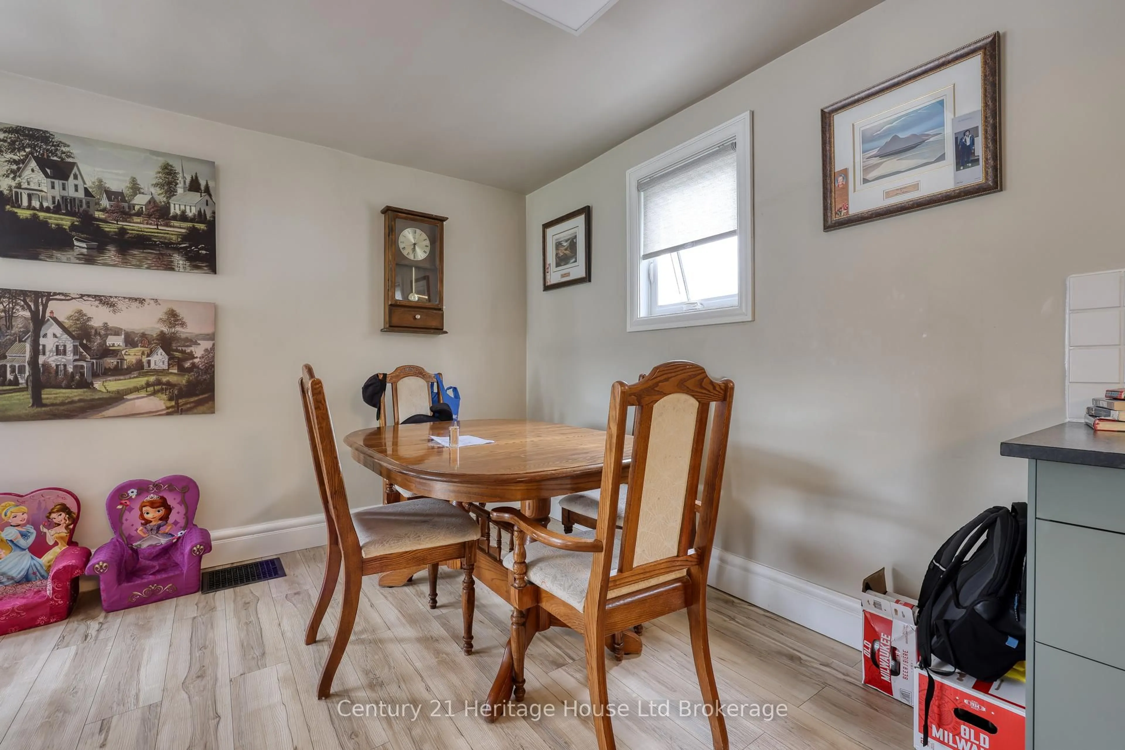 Dining room, wood/laminate floor for 729 HOUNSFIELD St, Woodstock Ontario N4S 1P3