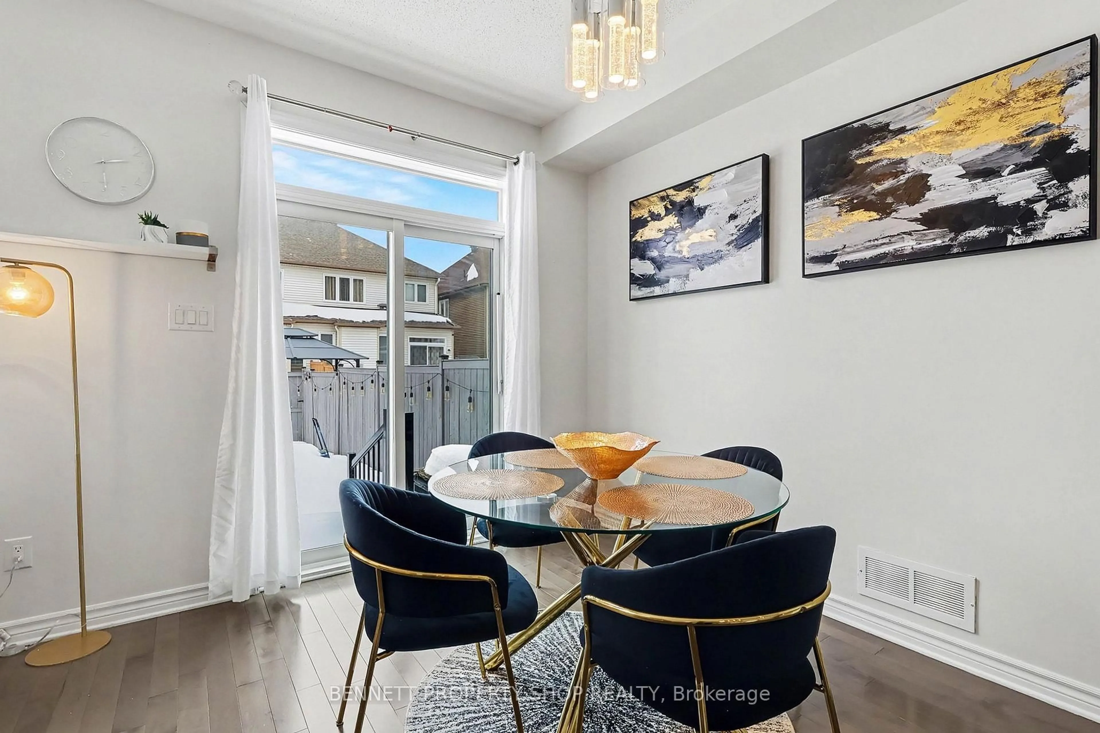 Dining room, unknown for 992 Bunchberry Way, Ottawa Ontario K1T 0L6