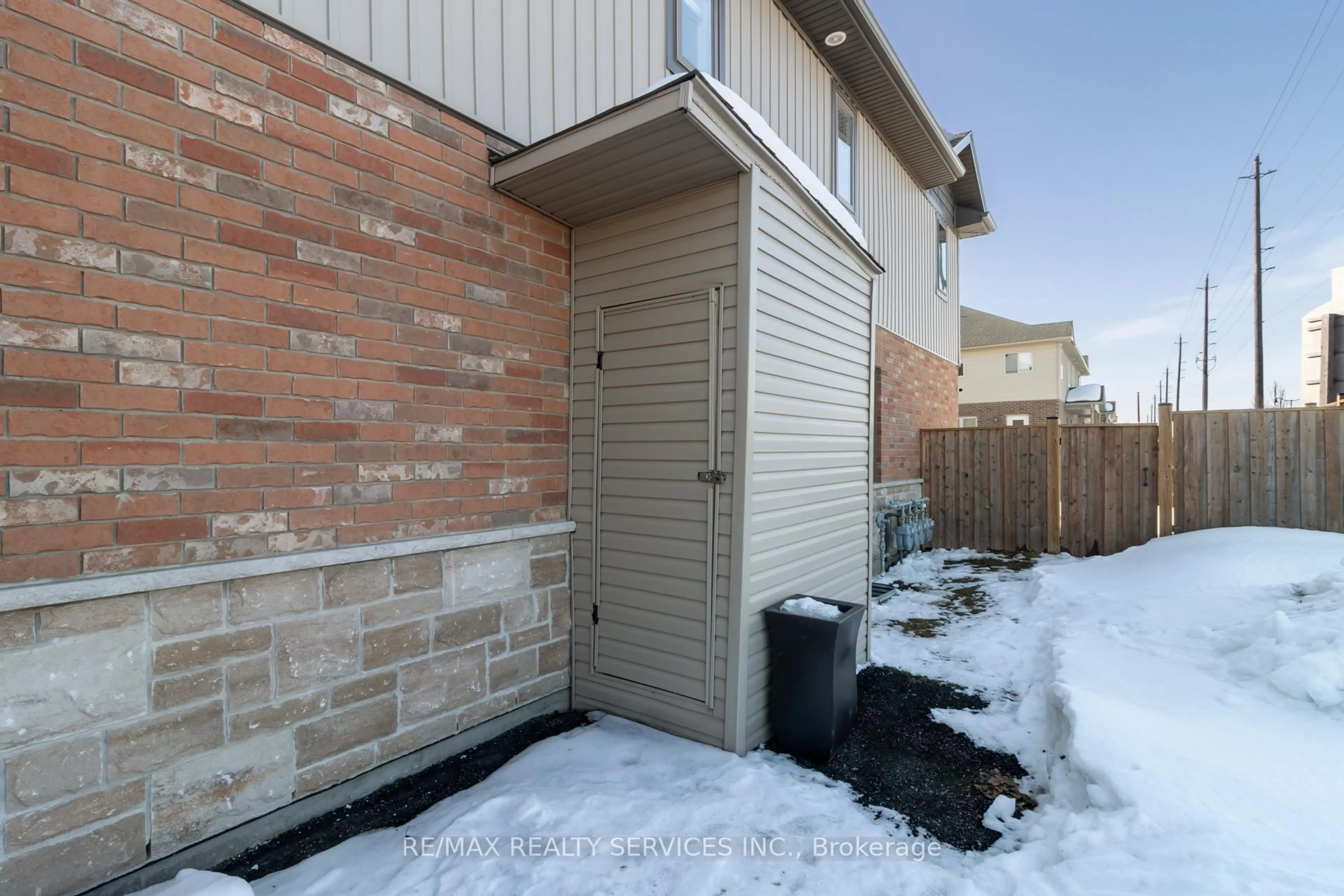 Unknown for 118 Simmonds Dr #7, Guelph Ontario N1E 0S3