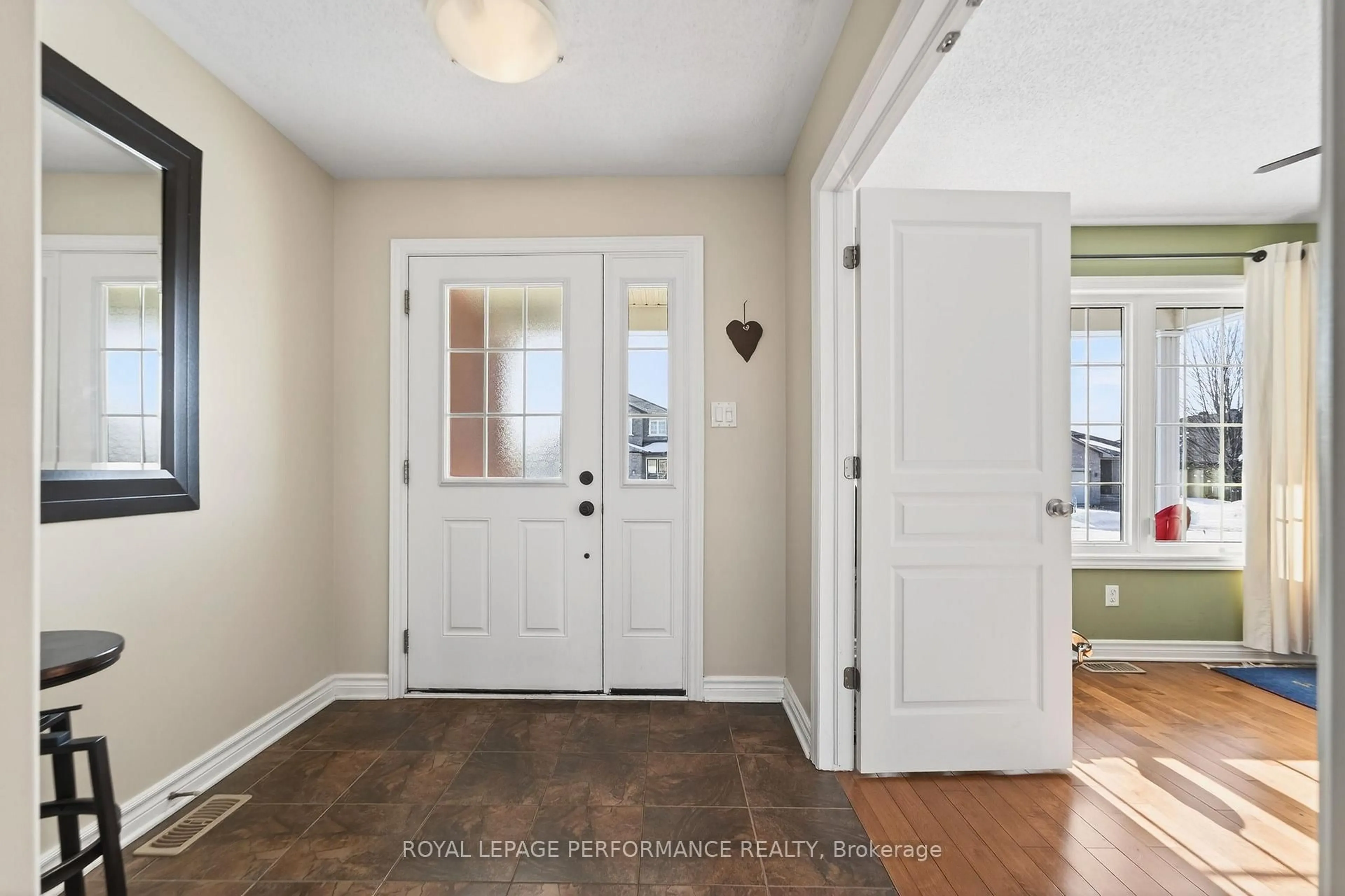 Indoor entryway for 639 Robert Hill St, Almonte Ontario K0A 1A0