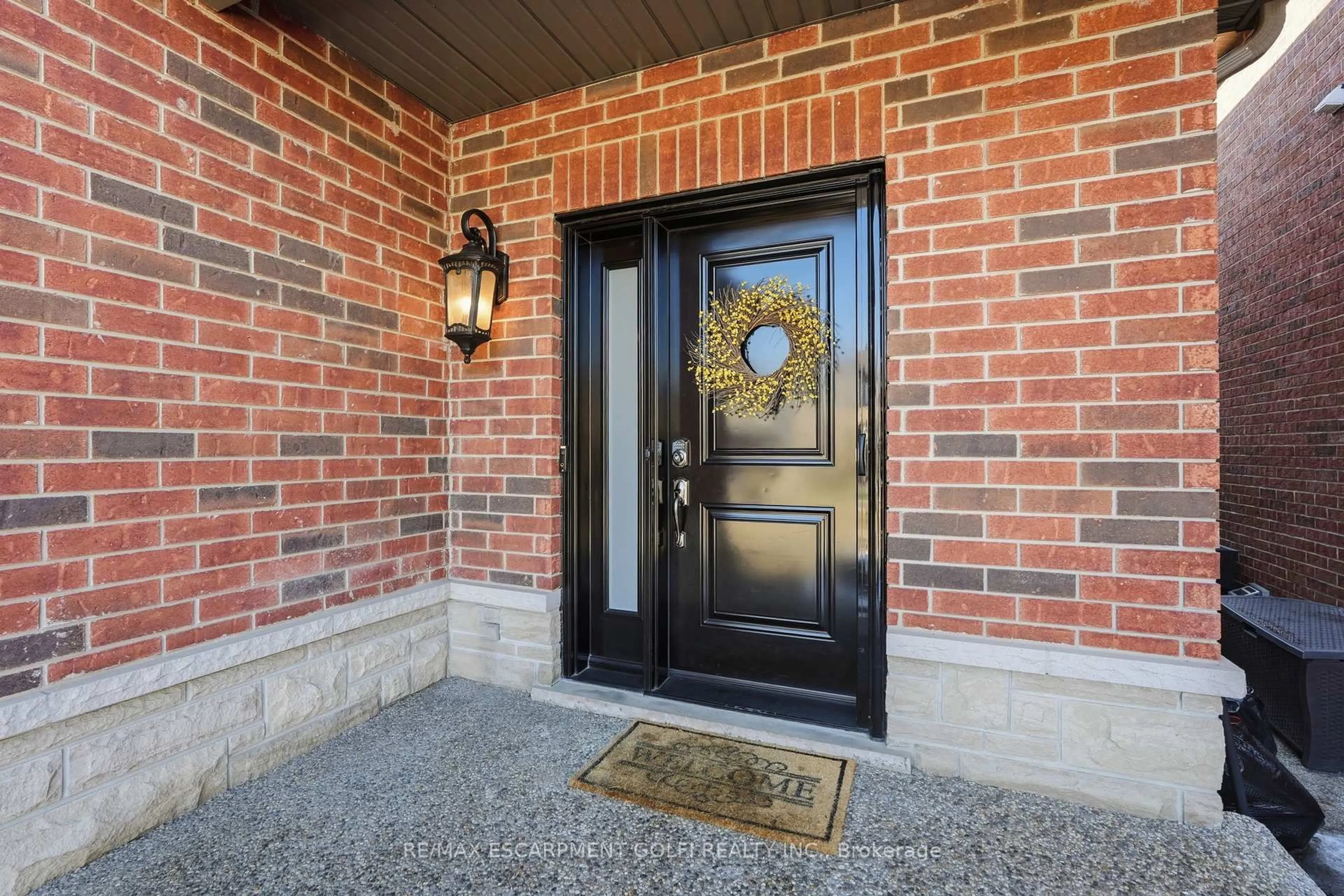 Indoor entryway for 85 Carlson St, Hamilton Ontario L8J 3T7