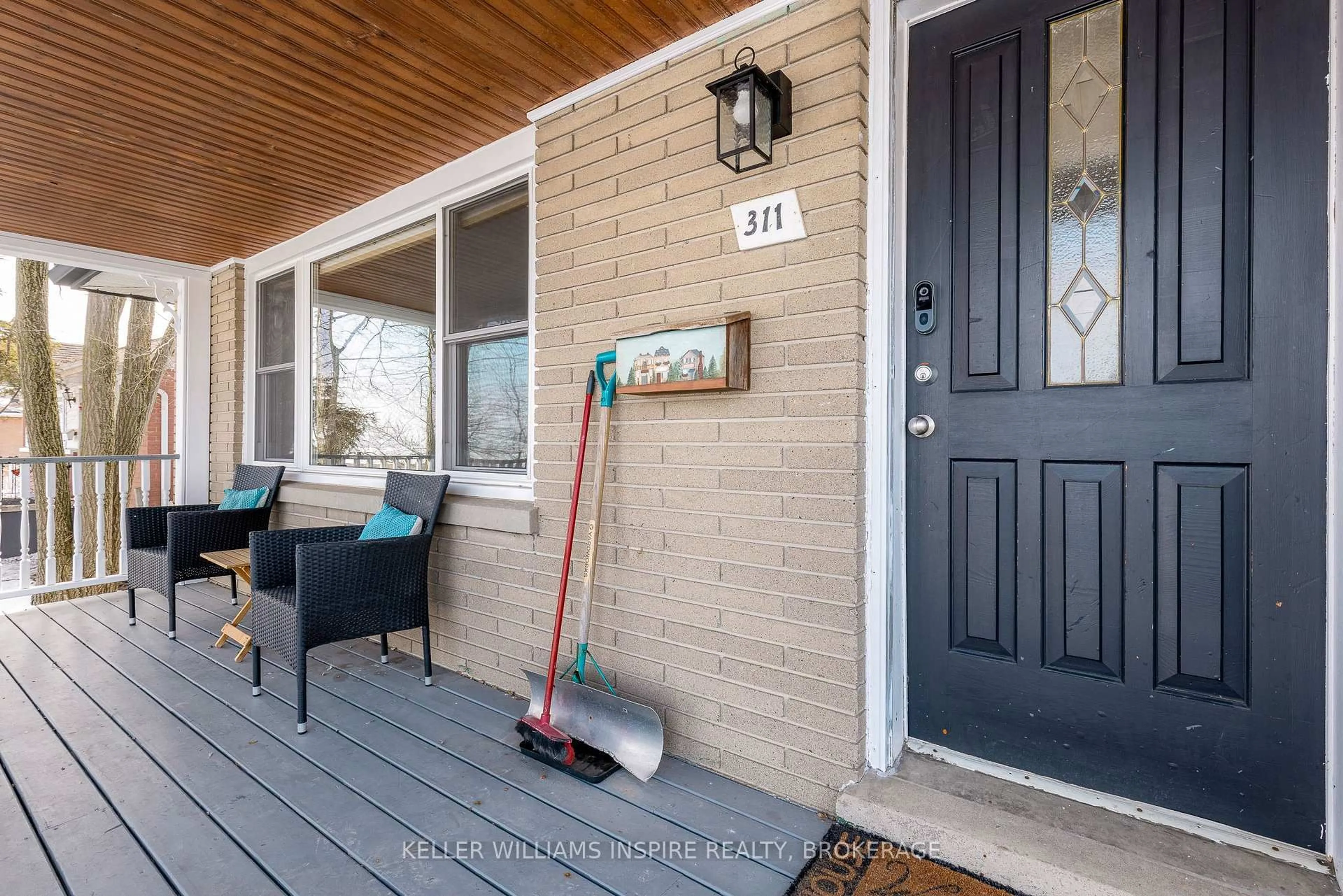 Indoor entryway for 311 Days Rd, Kingston Ontario K7M 3R4