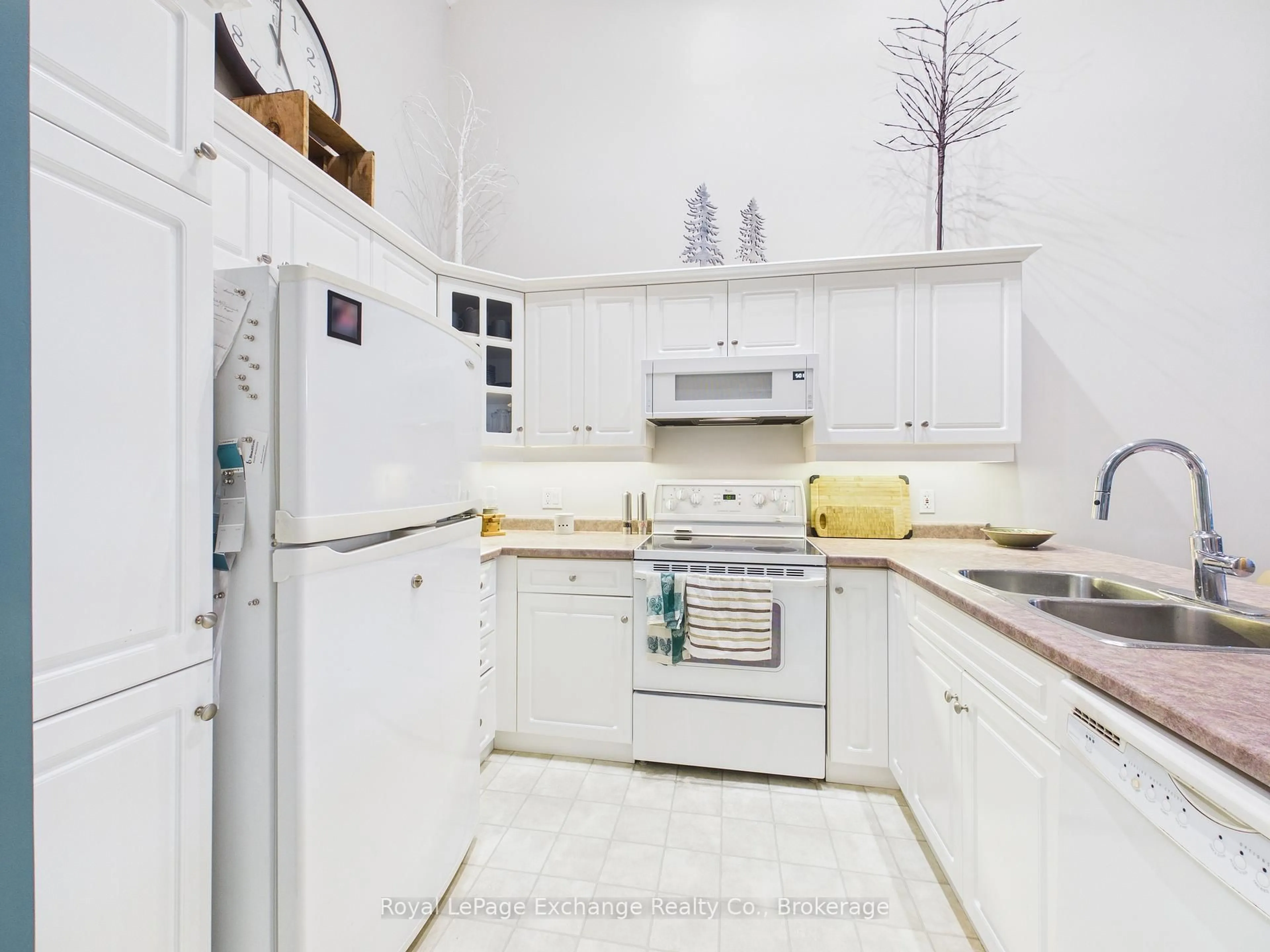 Standard kitchen, unknown for 855 Princes St #13, Kincardine Ontario N2Z 1Z2