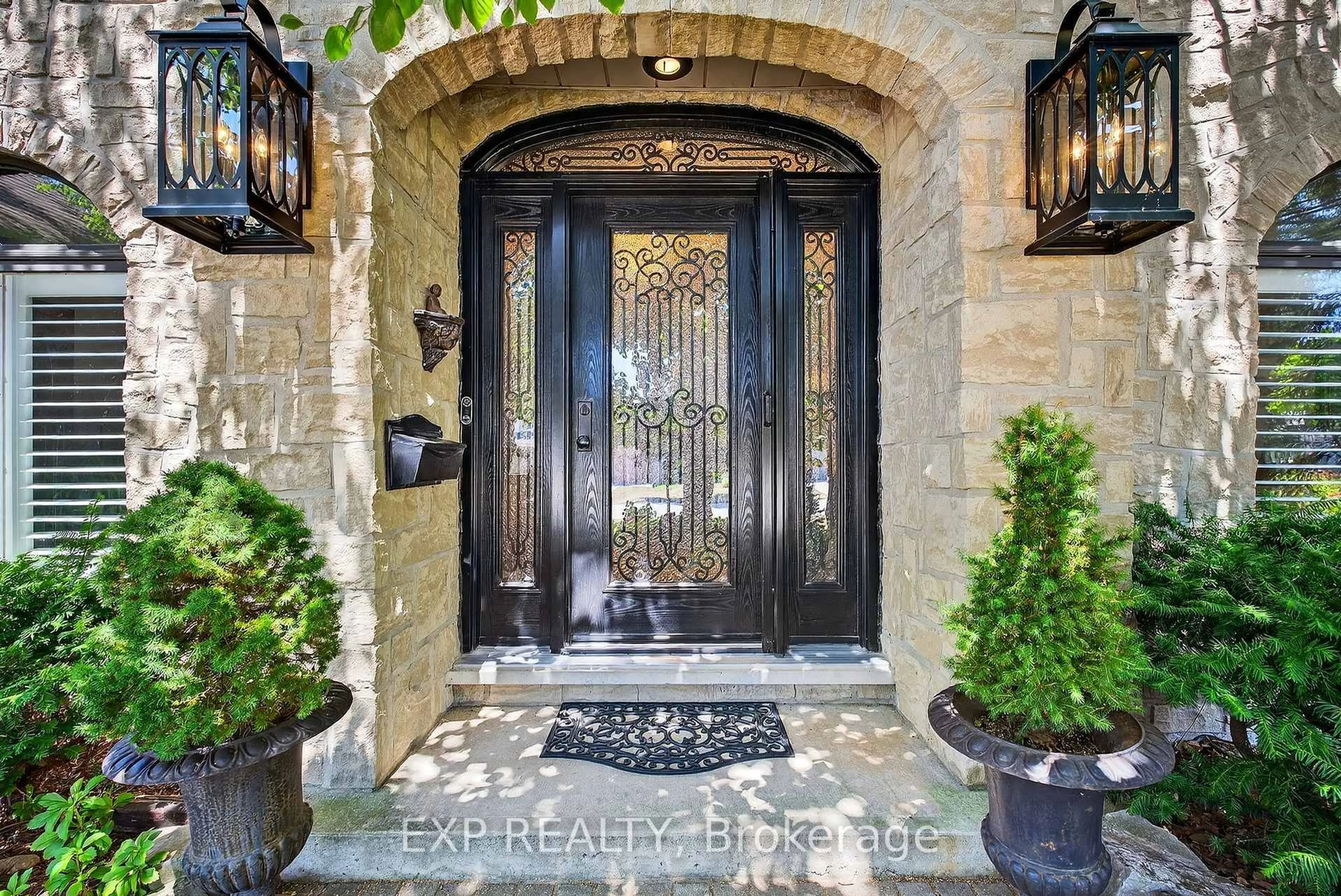 Indoor entryway for 3914 Carolyn Crt, Lincoln Ontario L0R 2C0